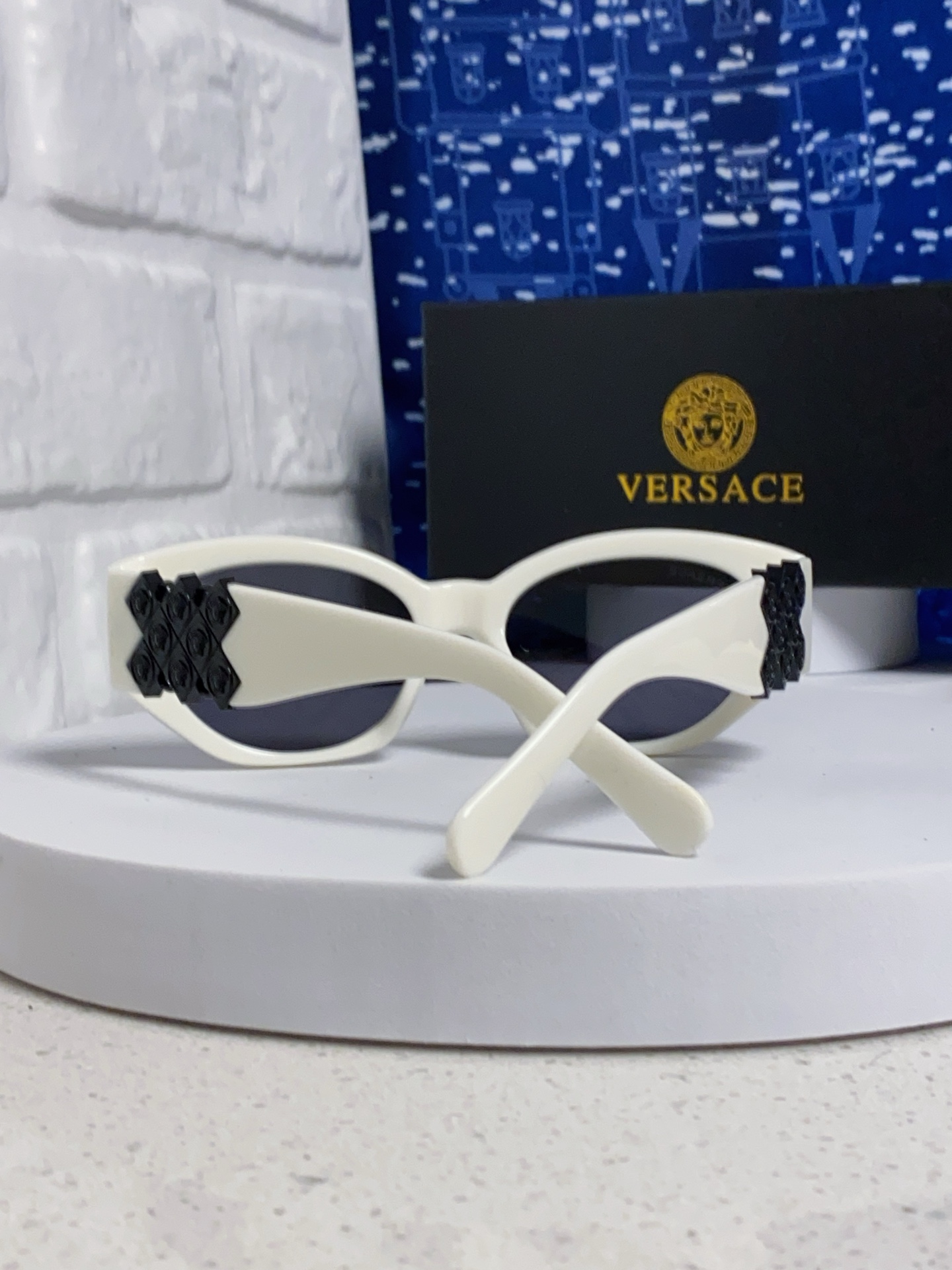  Versace范思哲 2025款欧美时尚人头 女士个性多边太阳眼欧洲站网红前卫自拍防晒墨镜