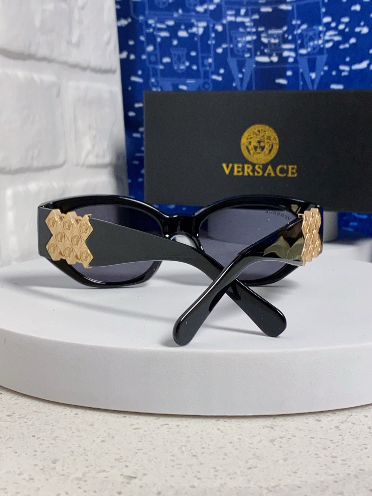  Versace范思哲 2025款欧美时尚人头 女士个性多边太阳眼欧洲站网红前卫自拍防晒墨镜