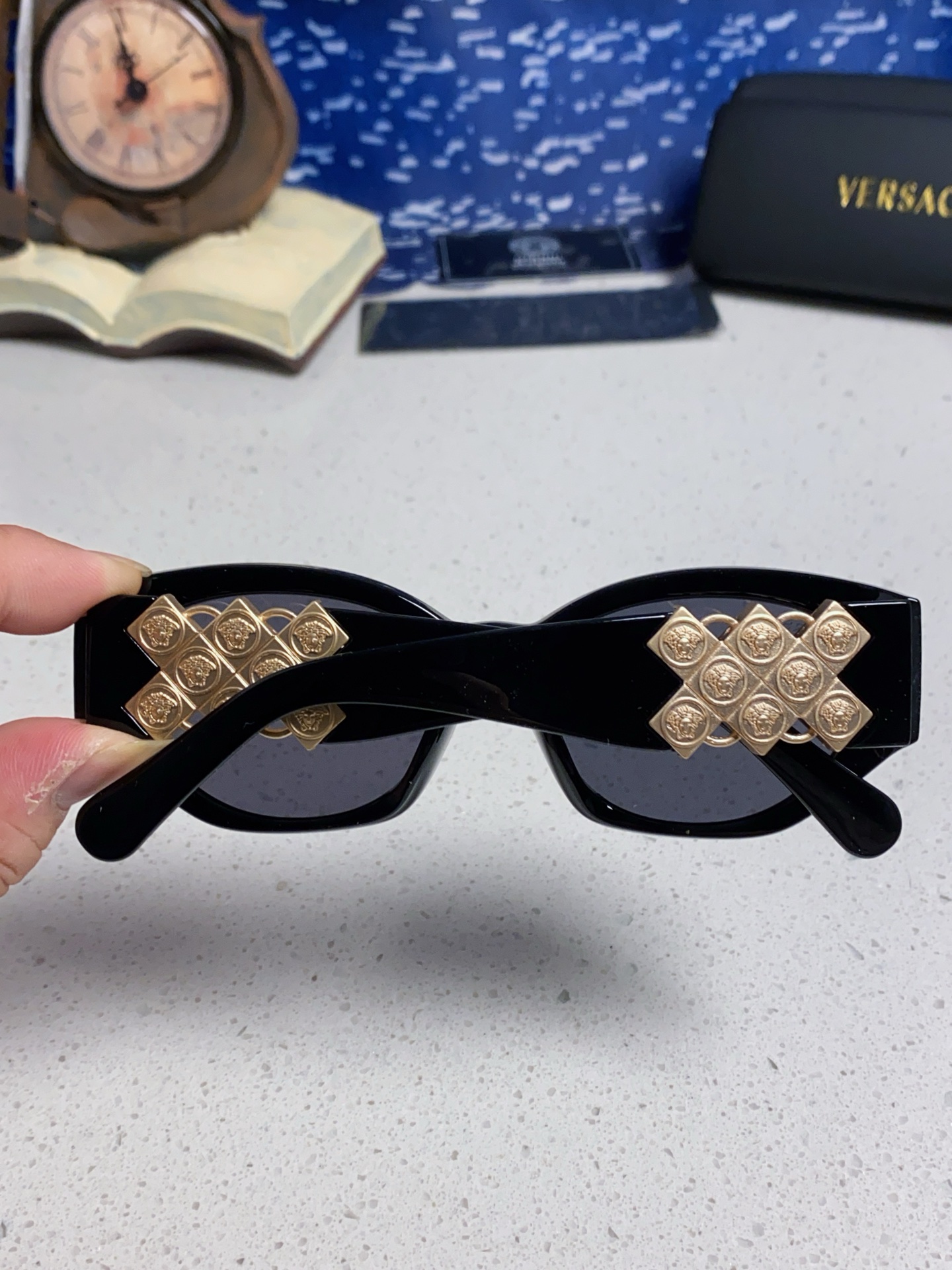  Versace范思哲 2025款欧美时尚人头 女士个性多边太阳眼欧洲站网红前卫自拍防晒墨镜