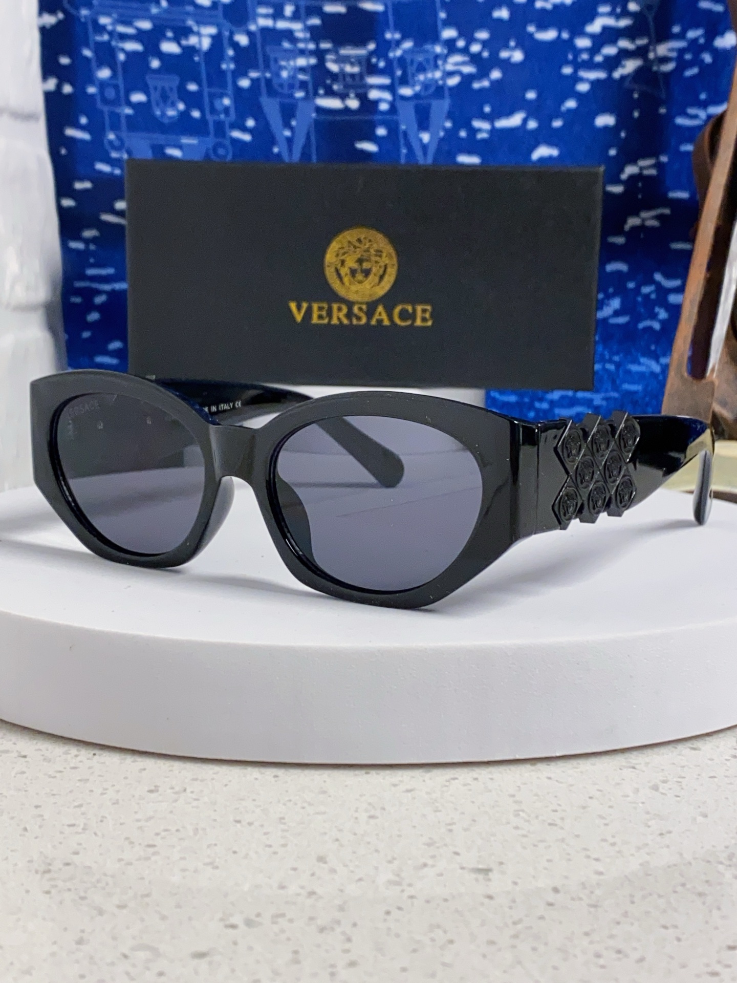  Versace范思哲 2025款欧美时尚人头 女士个性多边太阳眼欧洲站网红前卫自拍防晒墨镜