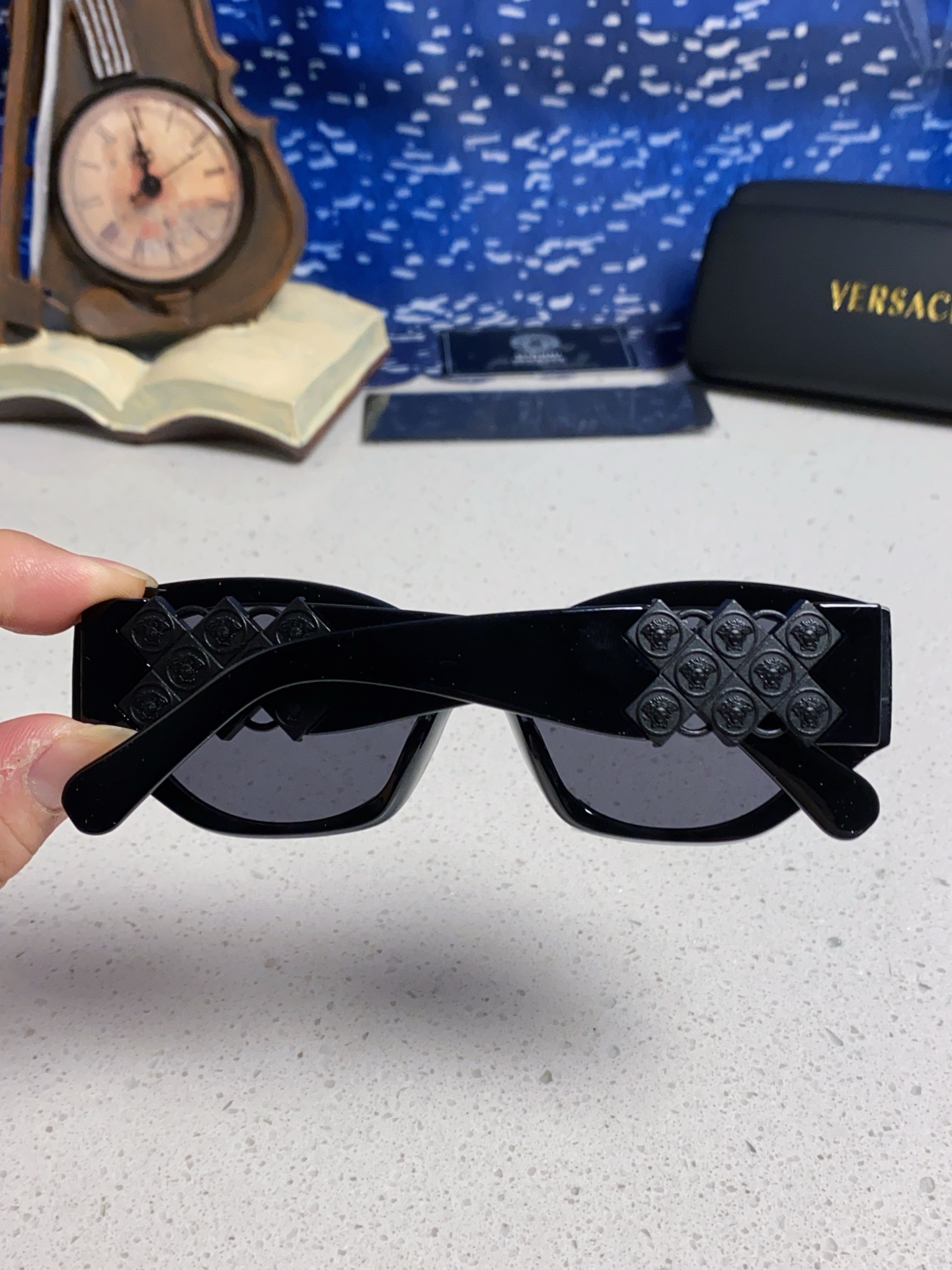 Versace范思哲 2025款欧美时尚人头 女士个性多边太阳眼欧洲站网红前卫自拍防晒墨镜