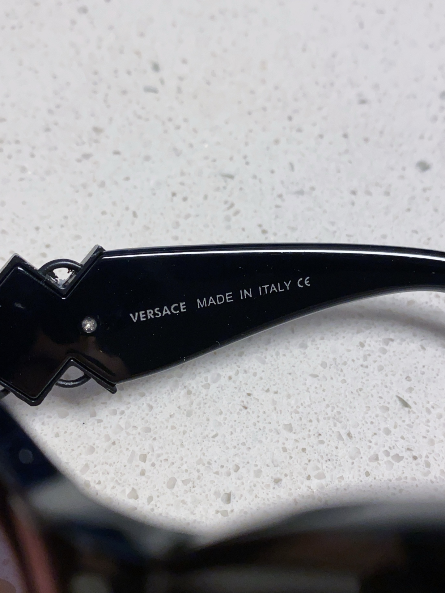  Versace范思哲 2025款欧美时尚人头 女士个性多边太阳眼欧洲站网红前卫自拍防晒墨镜