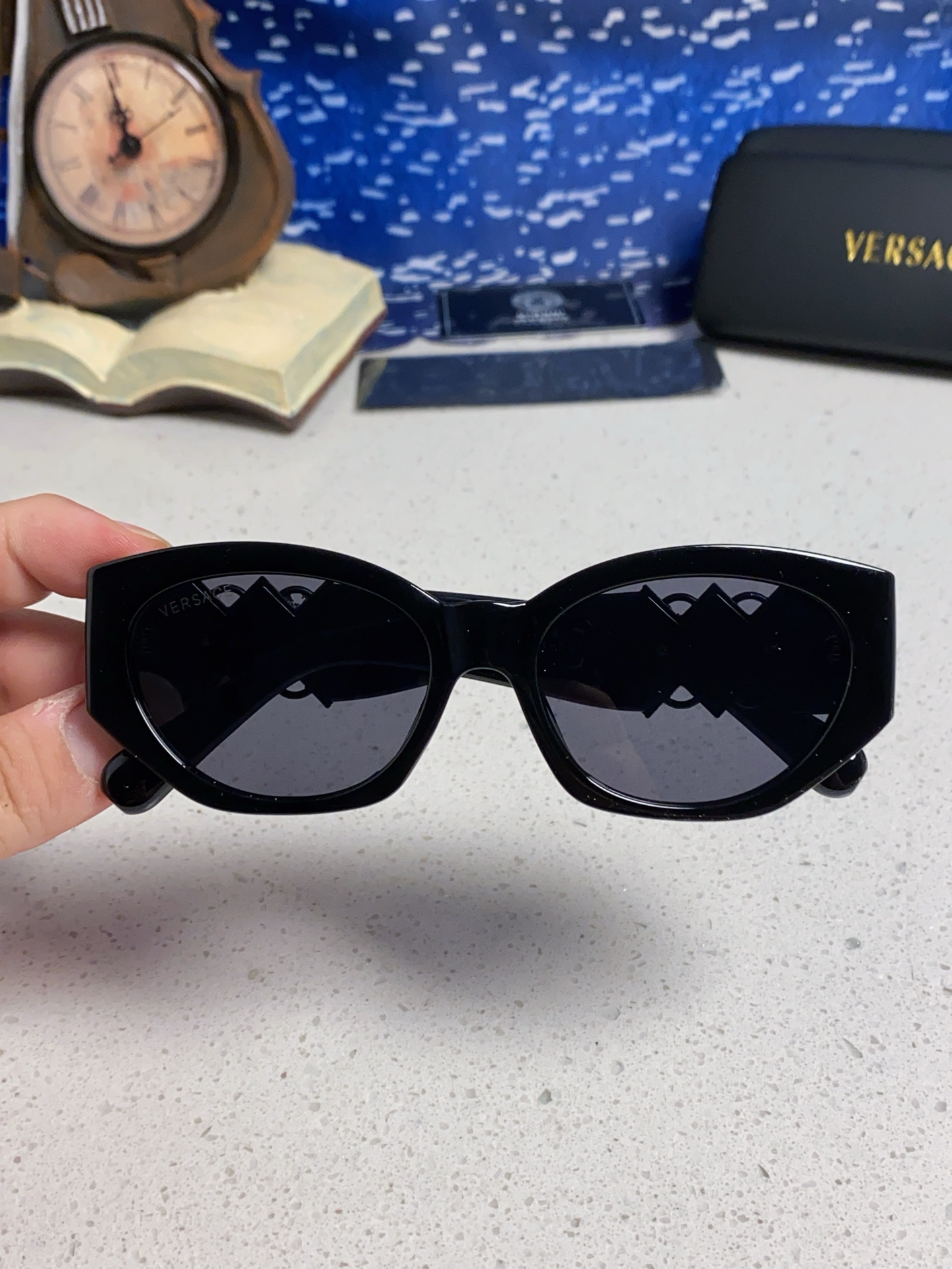  Versace范思哲 2025款欧美时尚人头 女士个性多边太阳眼欧洲站网红前卫自拍防晒墨镜