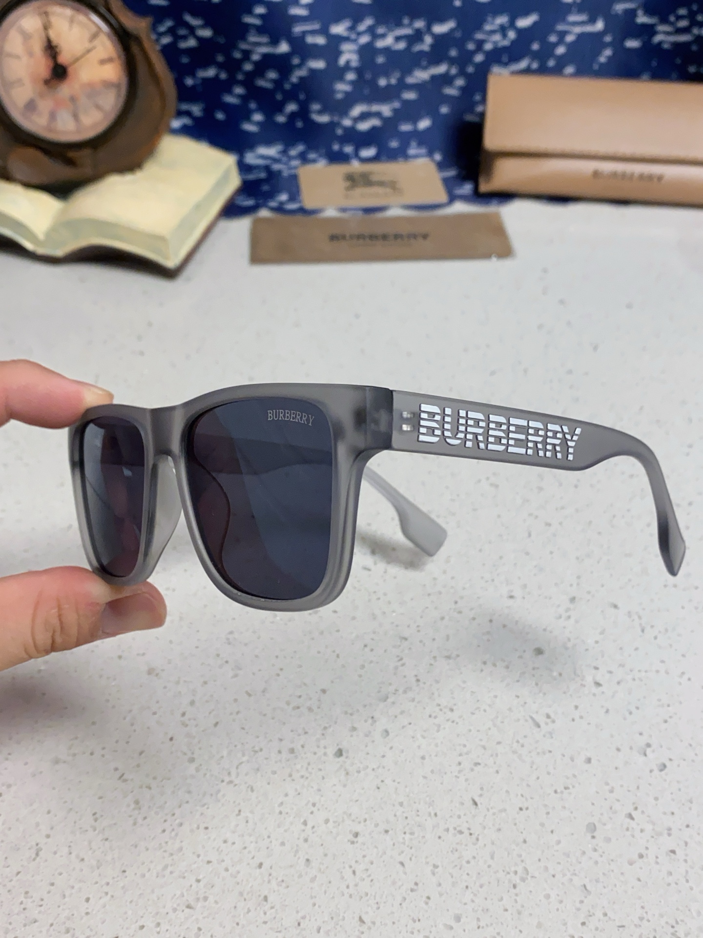  Burberry巴宝莉 2025新款墨镜男女同款巴宝莉太阳镜明星款眼镜护目镜 男士开车专用