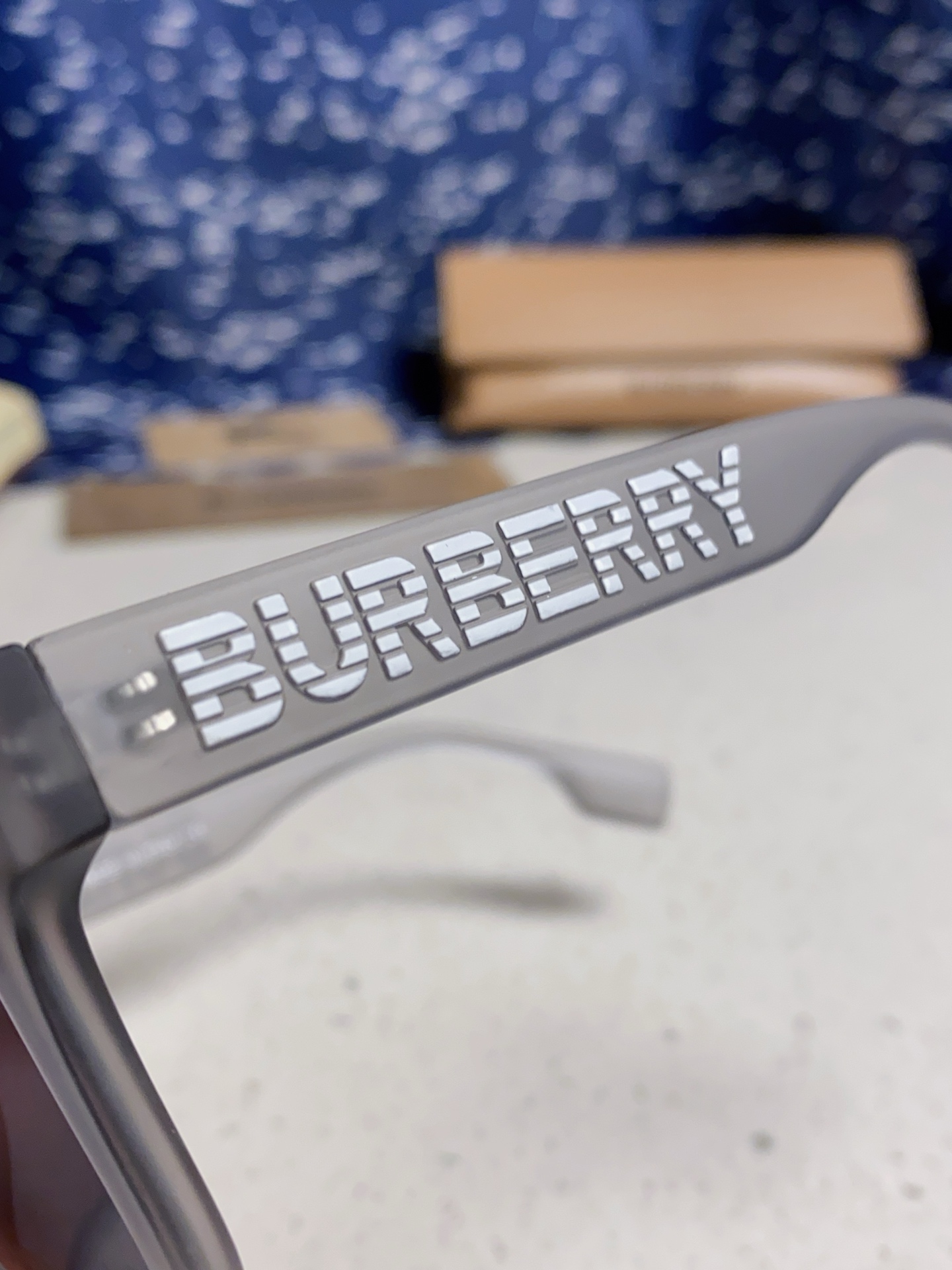  Burberry巴宝莉 2025新款墨镜男女同款巴宝莉太阳镜明星款眼镜护目镜 男士开车专用