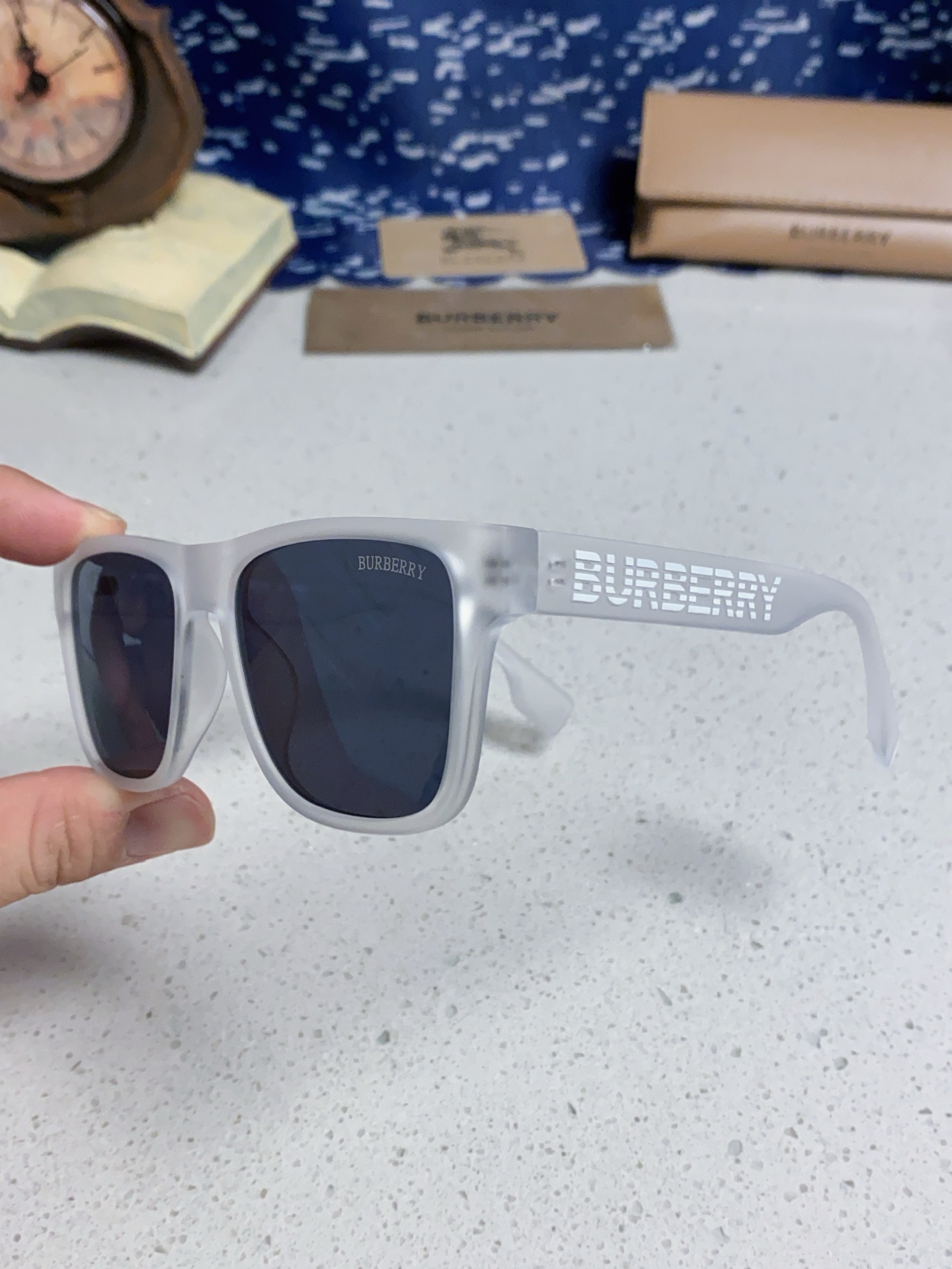  Burberry巴宝莉 2025新款墨镜男女同款巴宝莉太阳镜明星款眼镜护目镜 男士开车专用