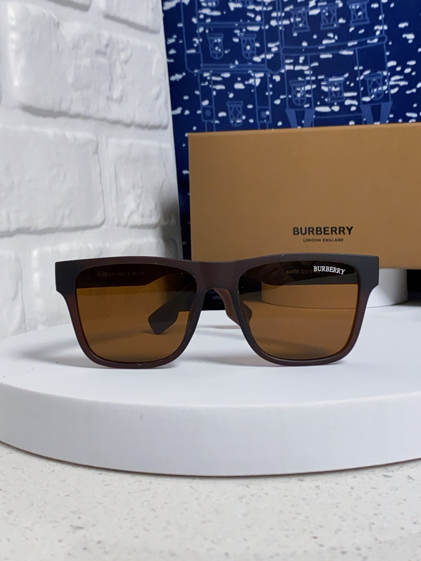  Burberry巴宝莉 2025新款墨镜男女同款巴宝莉太阳镜明星款眼镜护目镜 男士开车专用