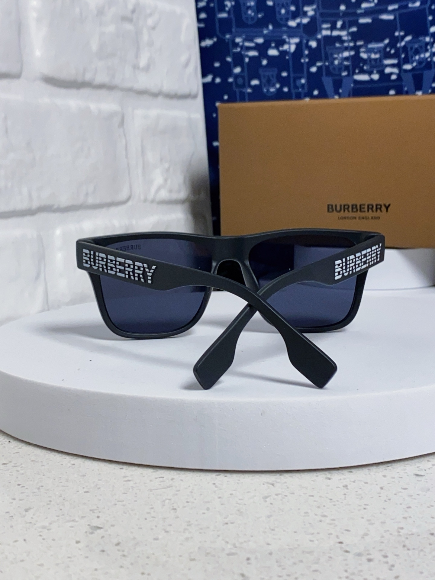  Burberry巴宝莉 2025新款墨镜男女同款巴宝莉太阳镜明星款眼镜护目镜 男士开车专用