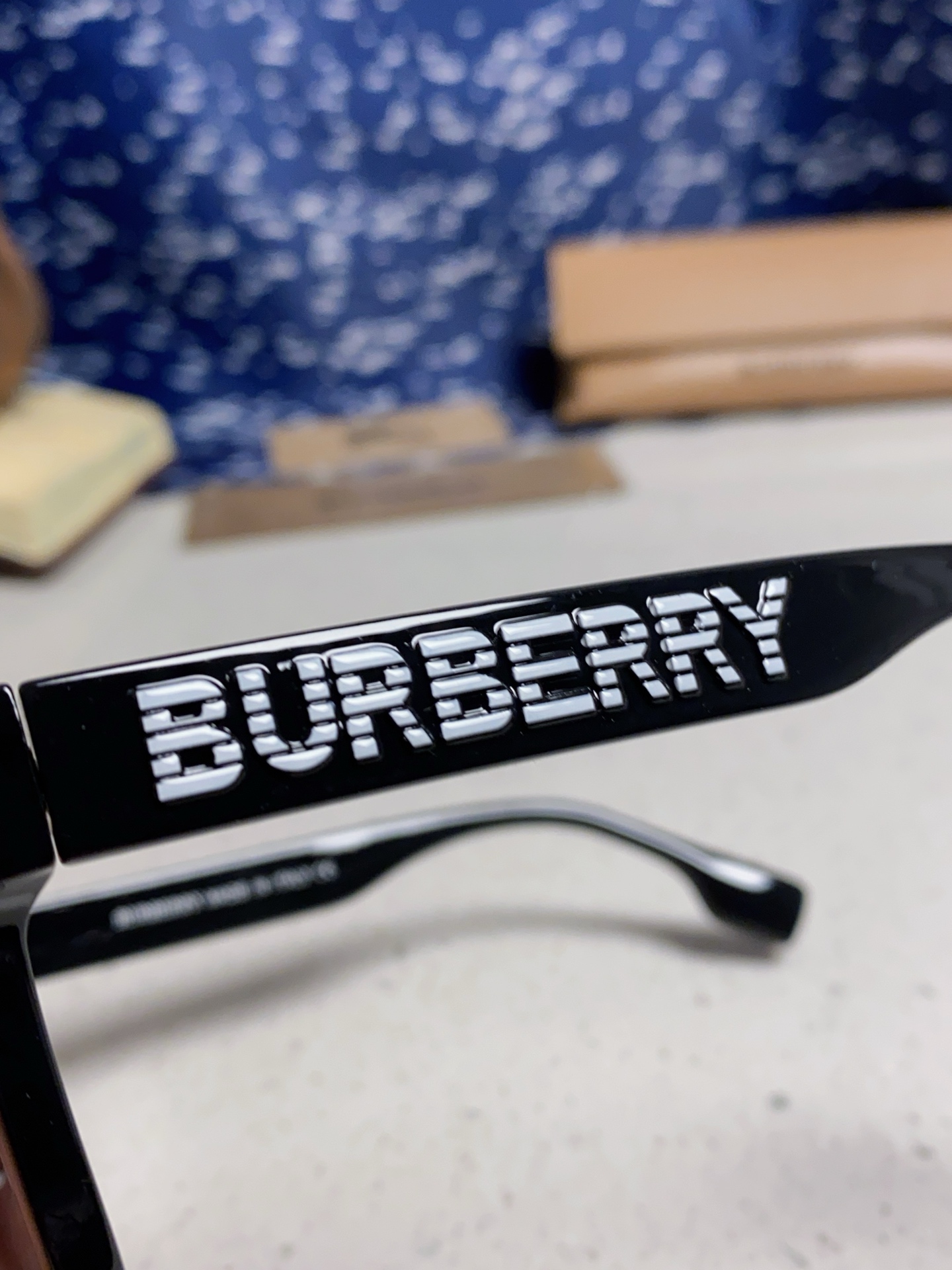  Burberry巴宝莉 2025新款墨镜男女同款巴宝莉太阳镜明星款眼镜护目镜 男士开车专用