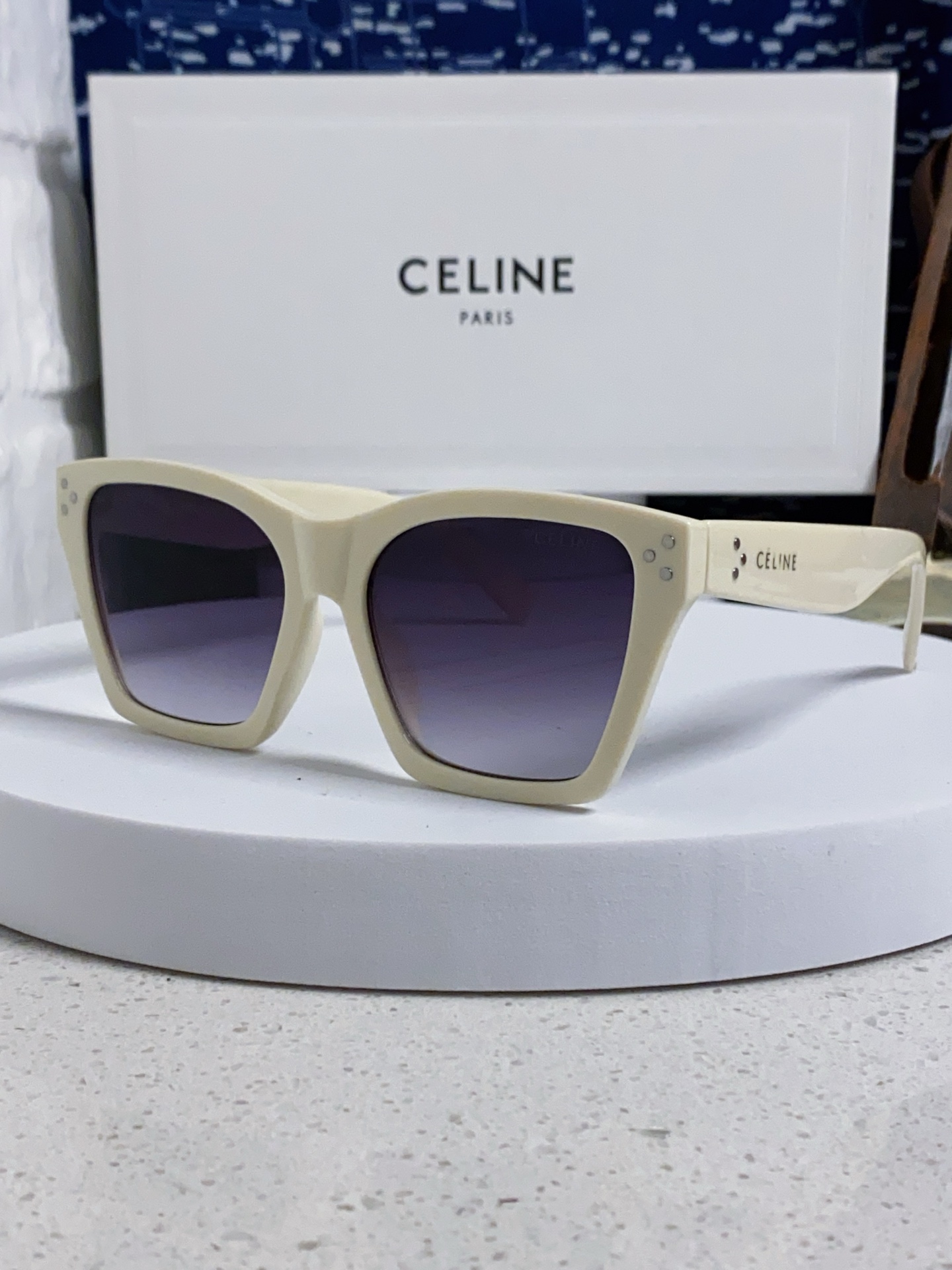  Celine赛琳 2025新品方形太阳眼镜女圆脸CL40041N时尚个性遮阳墨镜男女通用防紫外线