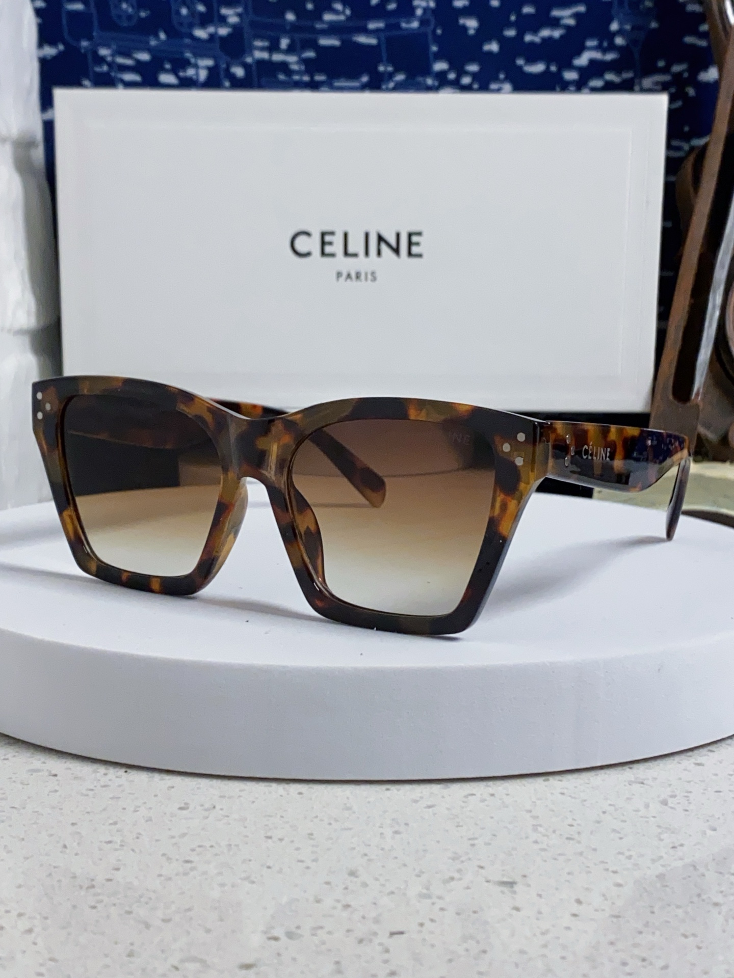  Celine赛琳 2025新品方形太阳眼镜女圆脸CL40041N时尚个性遮阳墨镜男女通用防紫外线