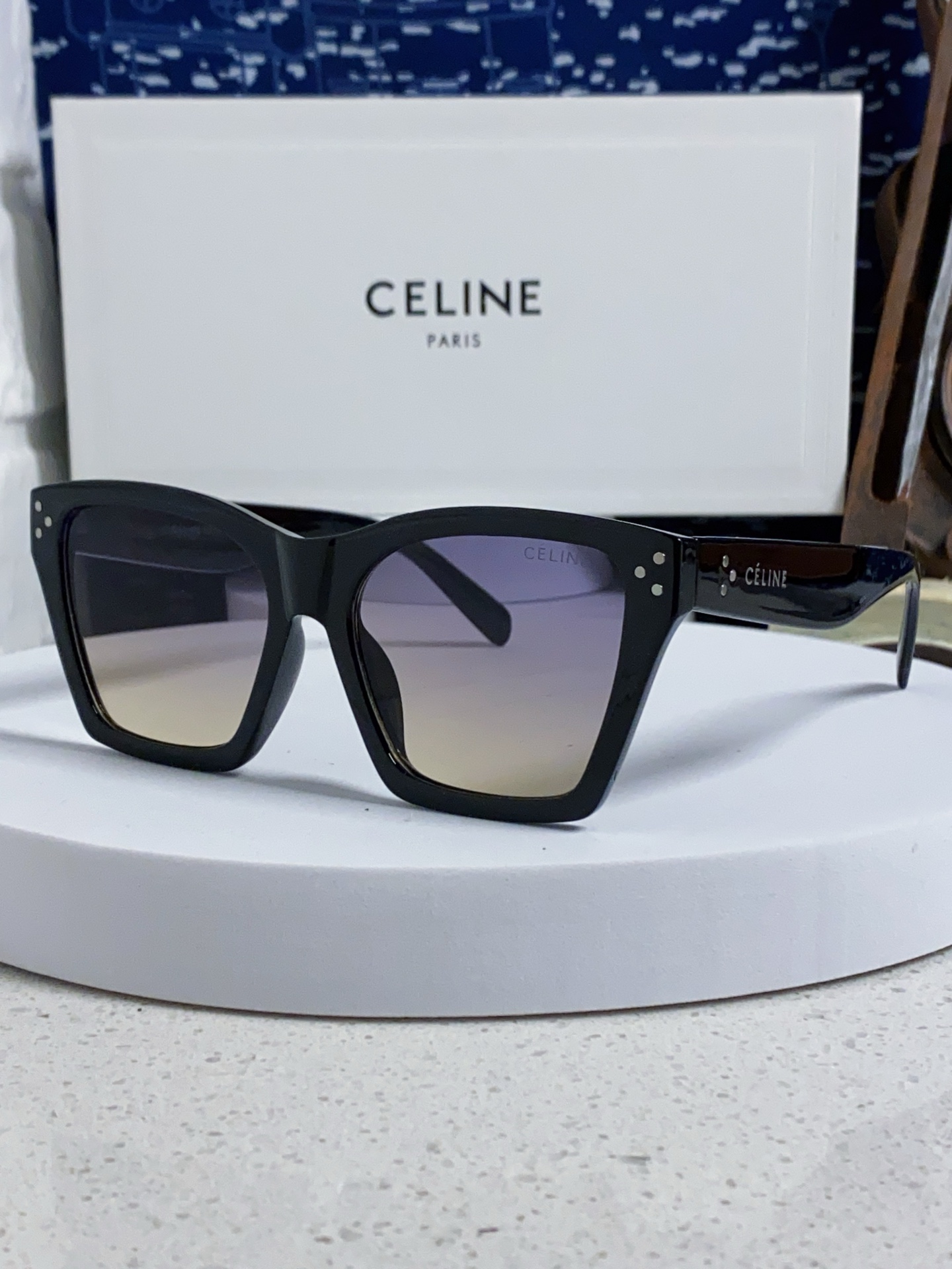  Celine赛琳 2025新品方形太阳眼镜女圆脸CL40041N时尚个性遮阳墨镜男女通用防紫外线