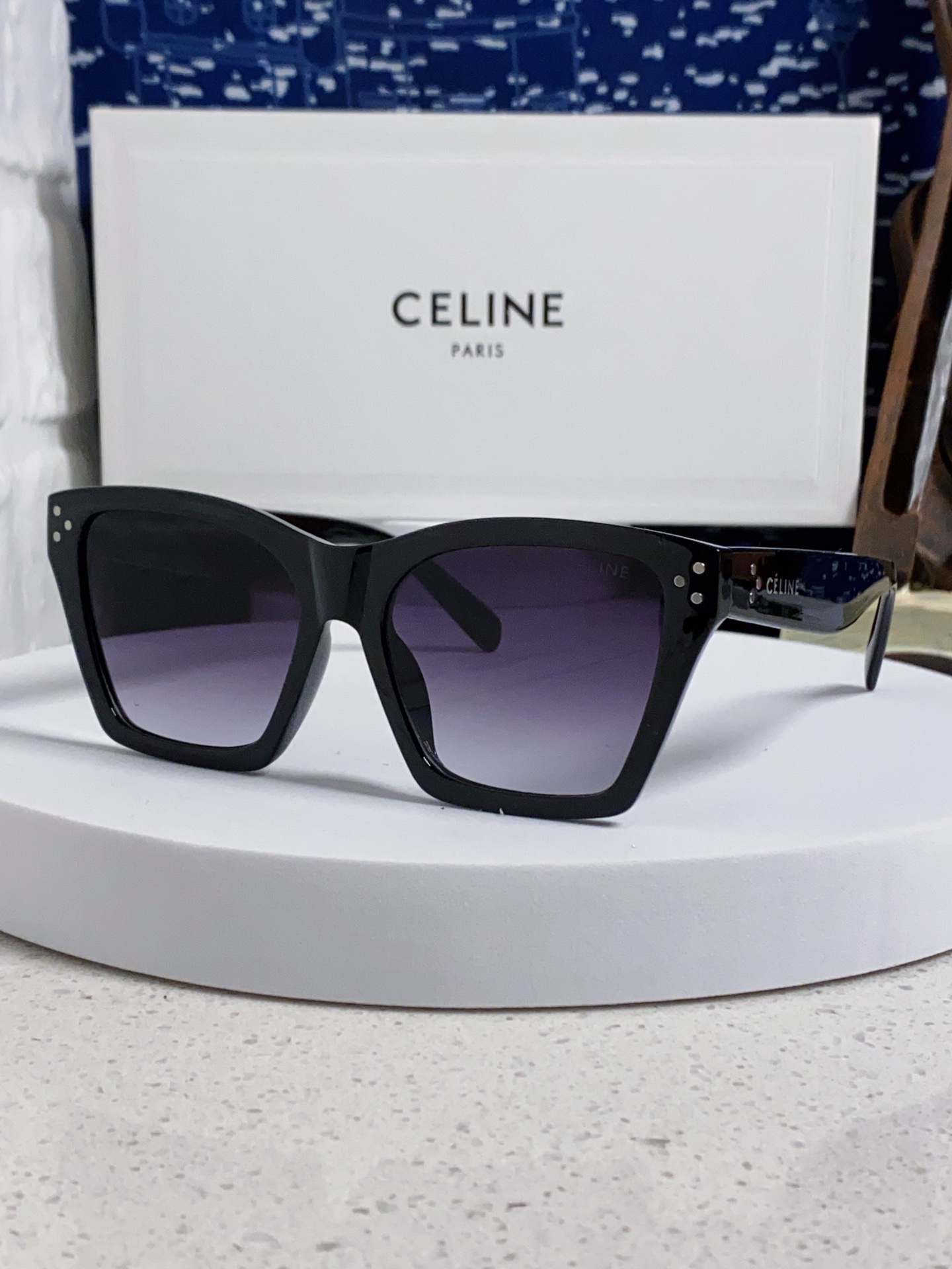  Celine赛琳 2025新品方形太阳眼镜女圆脸CL40041N时尚个性遮阳墨镜男女通用防紫外线