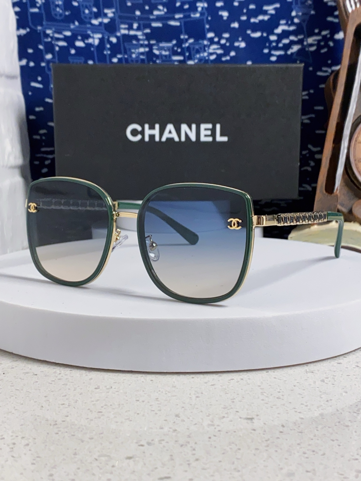  Chanel 香奈儿 2025新品网红同款女士太阳眼镜时尚潮流墨镜开车防紫外线墨镜 新款链条双c 
