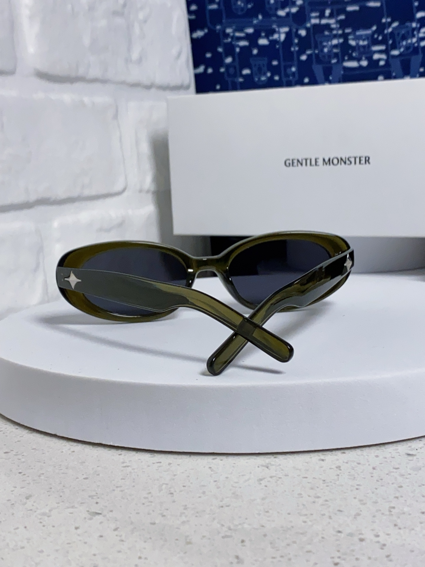   Gentle Moster(GM)  2025新款椭圆形 墨镜女高级感ins潮 网红款小框遮阳凹造型