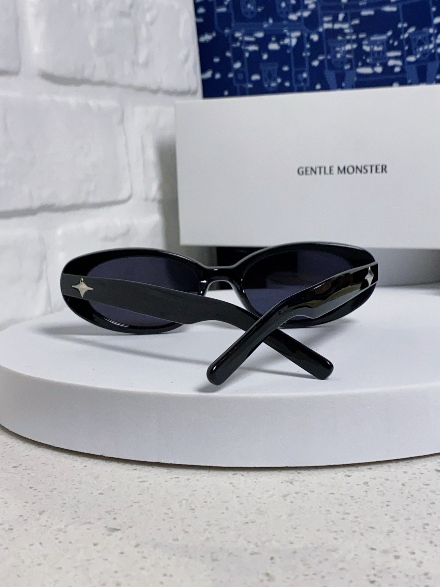   Gentle Moster(GM)  2025新款椭圆形 墨镜女高级感ins潮 网红款小框遮阳凹造型