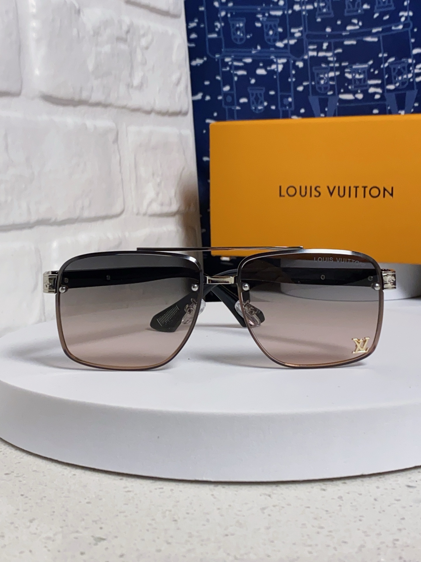 LouisVuitton路易威登 2025新款复古高级男驾驶方框时尚防晒品牌小墨镜新款太阳镜欧美爆款