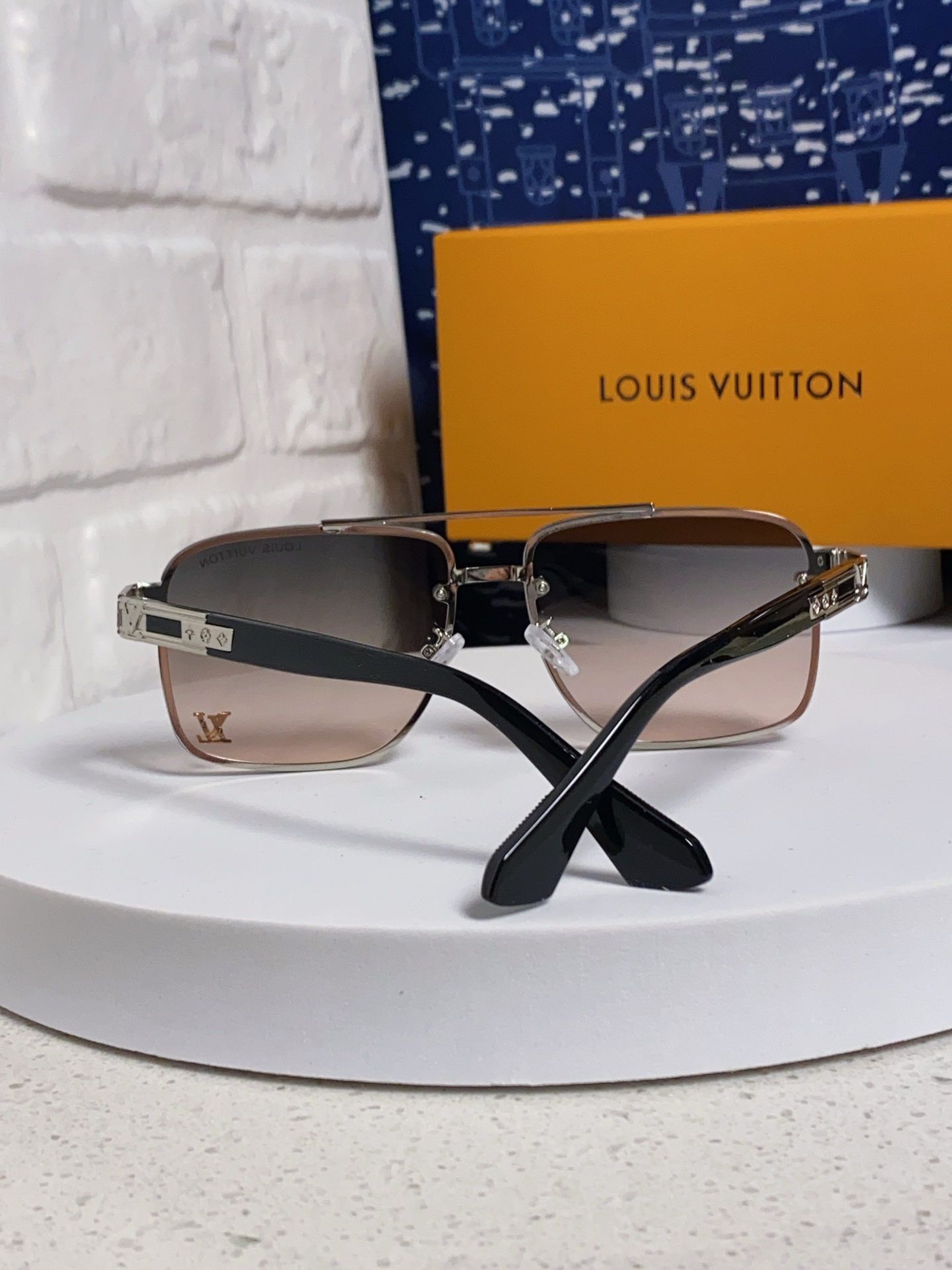  LouisVuitton路易威登 2025新款复古高级男驾驶方框时尚防晒品牌小墨镜新款太阳镜欧美爆款