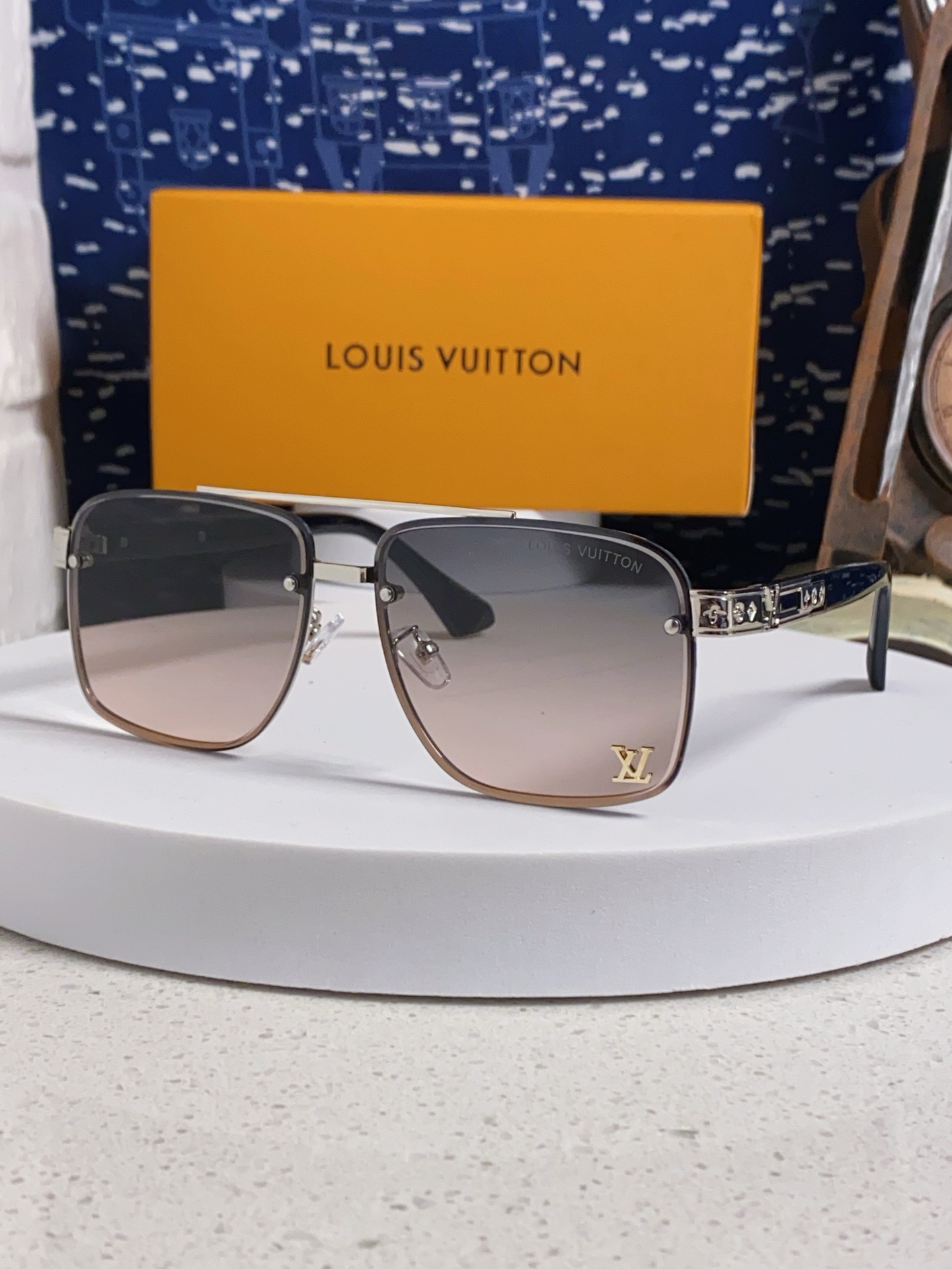  LouisVuitton路易威登 2025新款复古高级男驾驶方框时尚防晒品牌小墨镜新款太阳镜欧美爆款