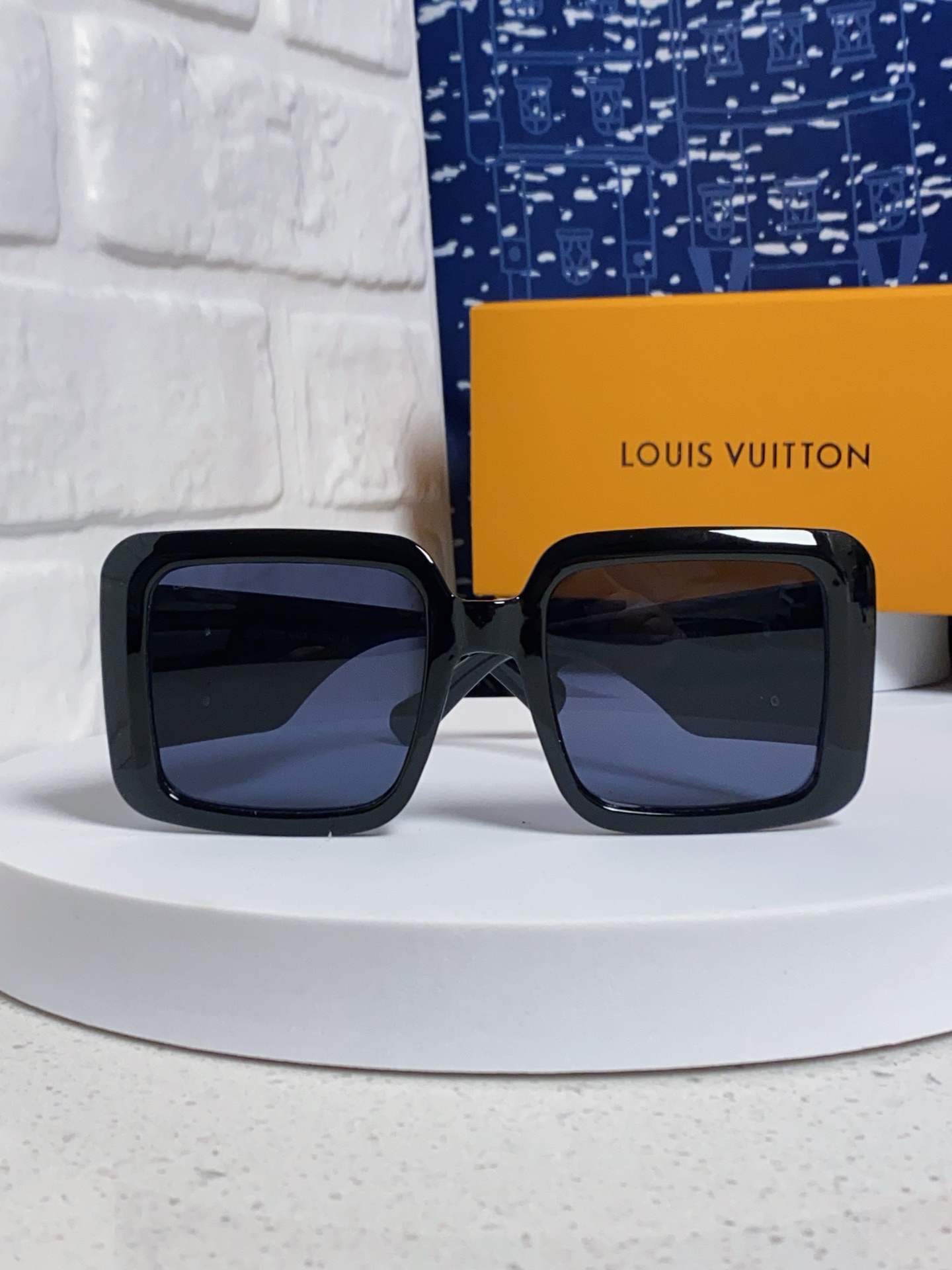  LouisVuitton路易威登 2025款欧美高端方框瘦脸太阳眼欧洲站女网红开车专用墨镜