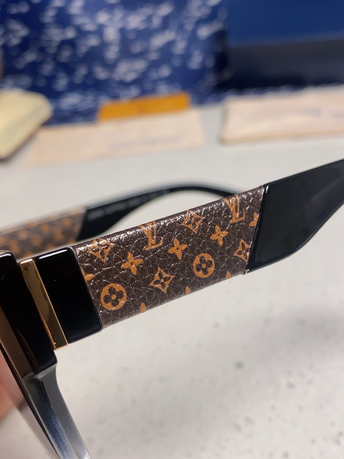  Lv路易威登 2025新款韩版方形超大框显脸小偏光墨镜女潮圆脸防紫外线遮阳太阳眼镜 男女通用