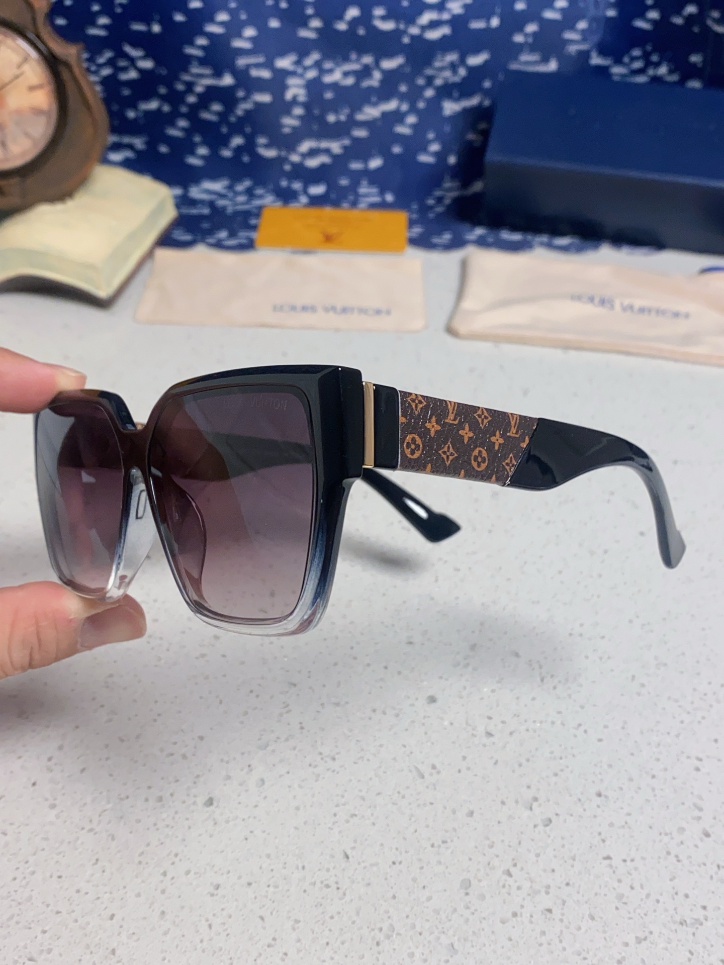  Lv路易威登 2025新款韩版方形超大框显脸小偏光墨镜女潮圆脸防紫外线遮阳太阳眼镜 男女通用