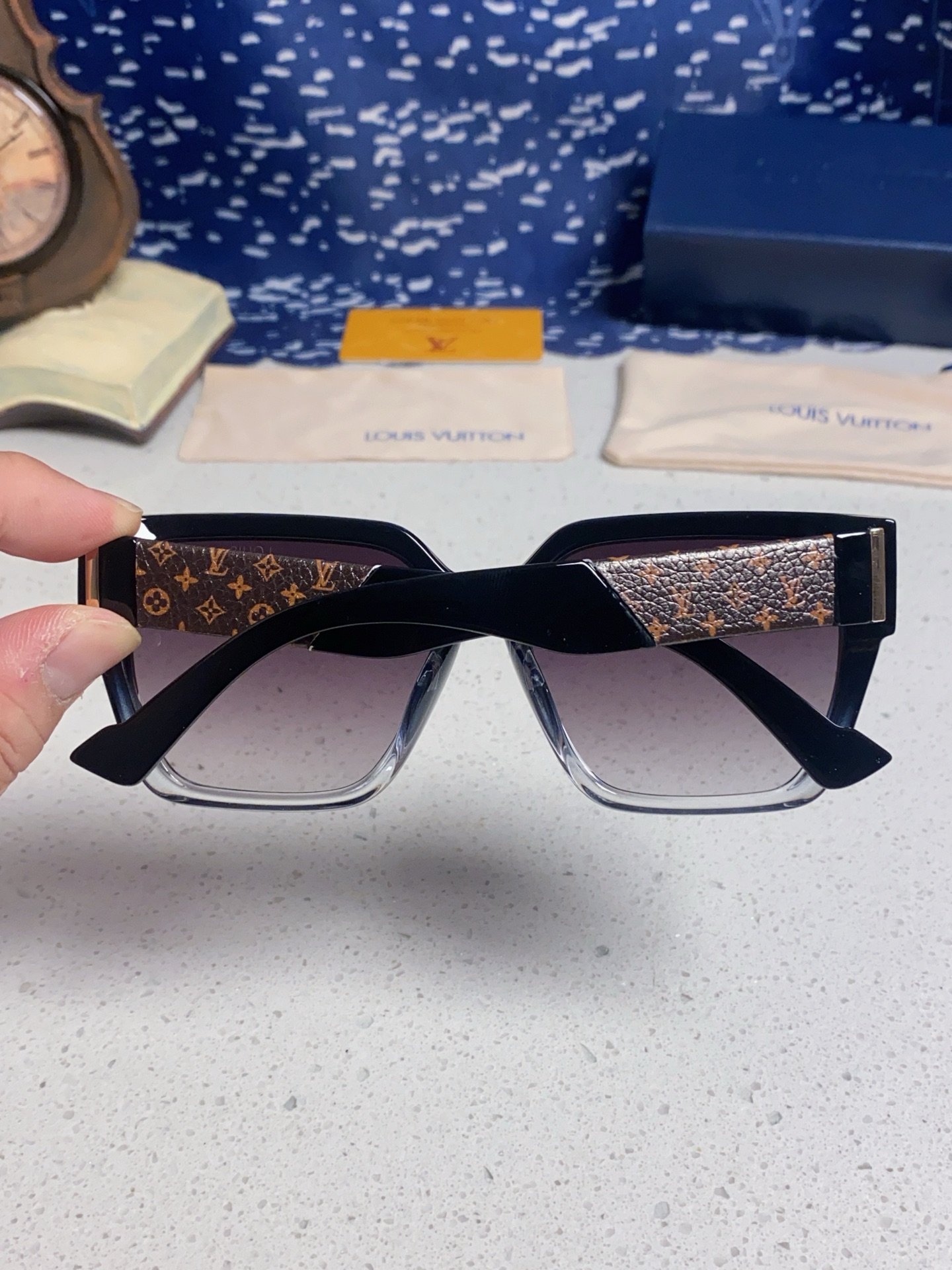  Lv路易威登 2025新款韩版方形超大框显脸小偏光墨镜女潮圆脸防紫外线遮阳太阳眼镜 男女通用