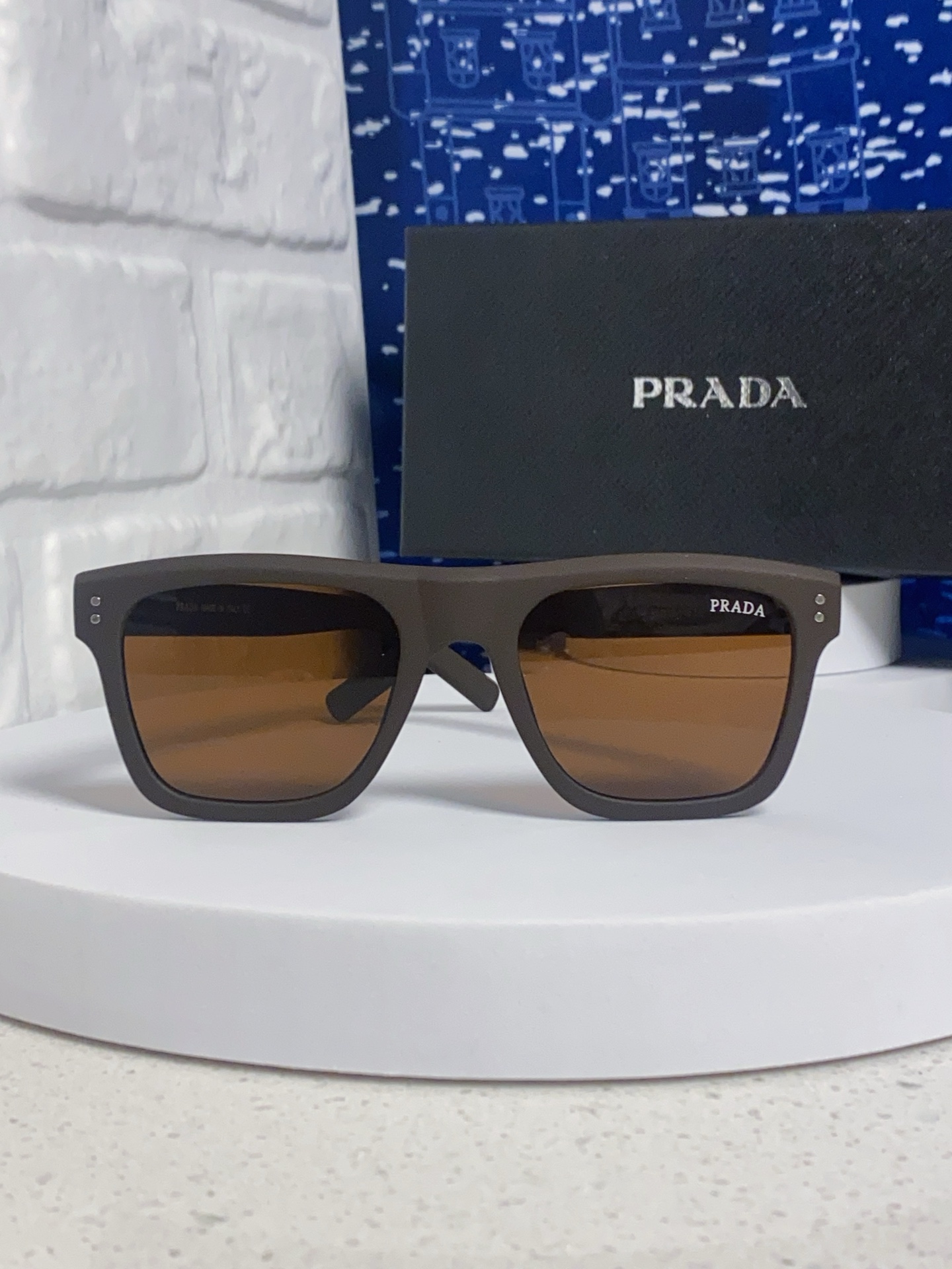 Prada普拉达 2025款欧美高端男方框简约休闲太阳眼欧洲站博主开车超轻运动墨镜