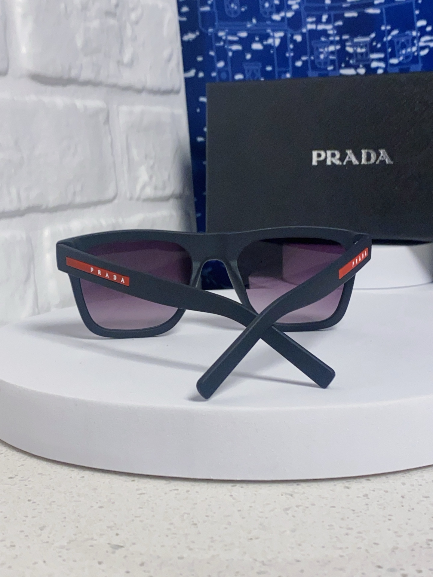 Prada普拉达 2025款欧美高端男方框简约休闲太阳眼欧洲站博主开车超轻运动墨镜