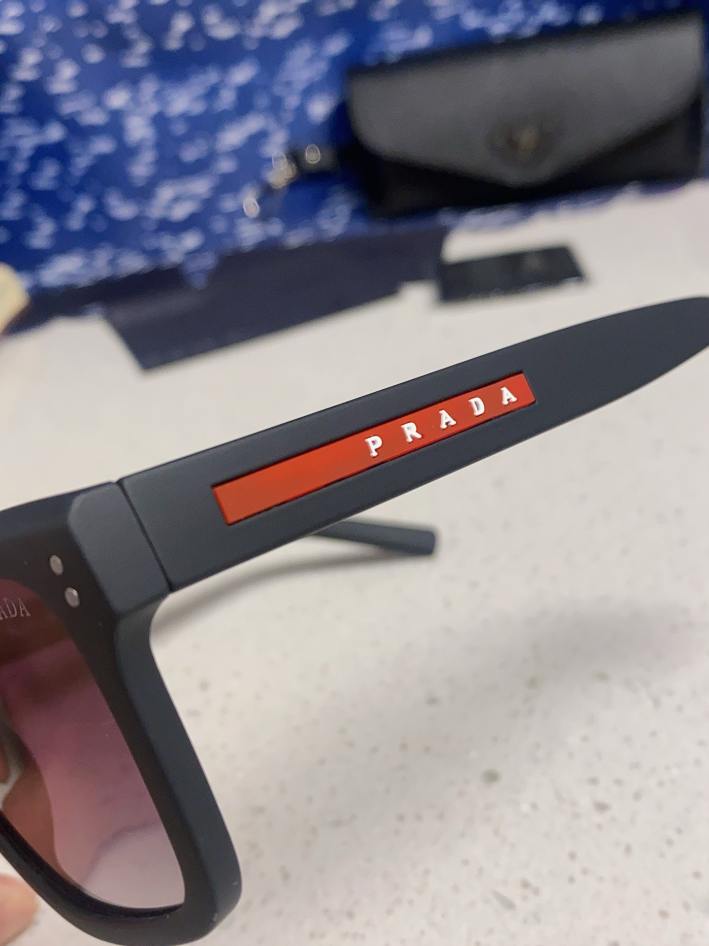 Prada普拉达 2025款欧美高端男方框简约休闲太阳眼欧洲站博主开车超轻运动墨镜