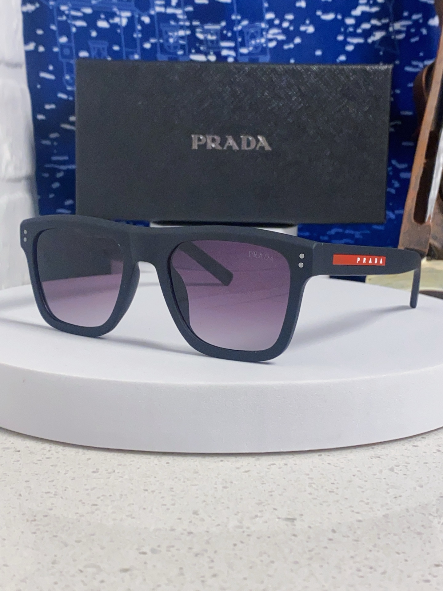 Prada普拉达 2025款欧美高端男方框简约休闲太阳眼欧洲站博主开车超轻运动墨镜