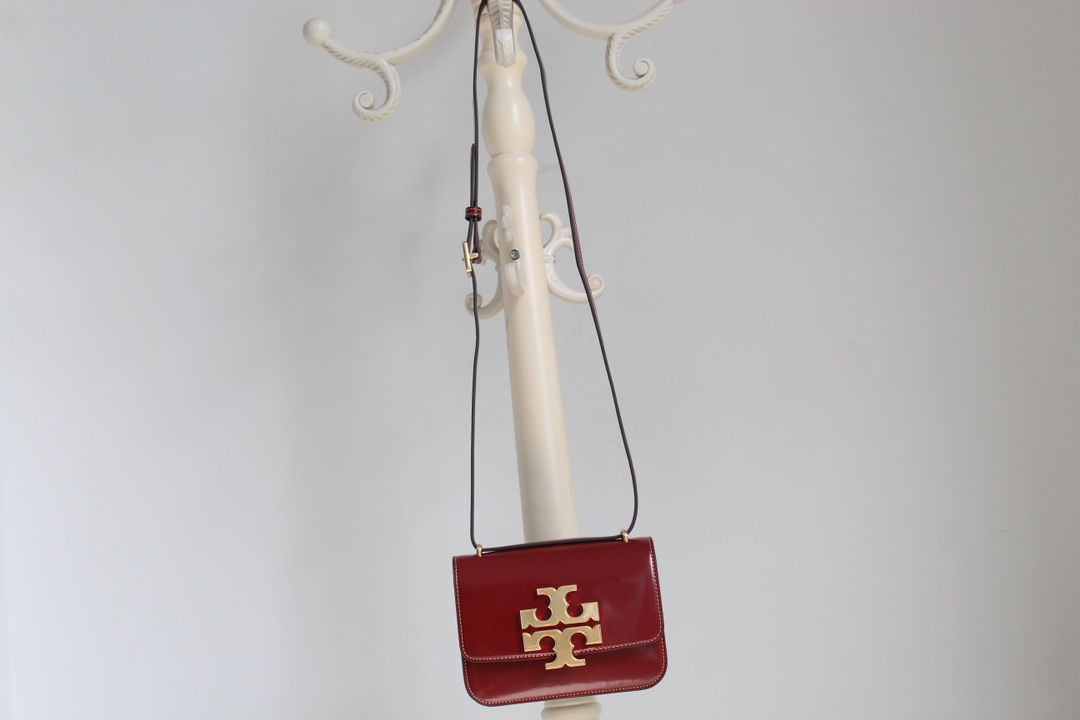 Tory Burch Tory Burch23年 Box小金砖 Eleanor翻盖豆腐包 包身利落有型