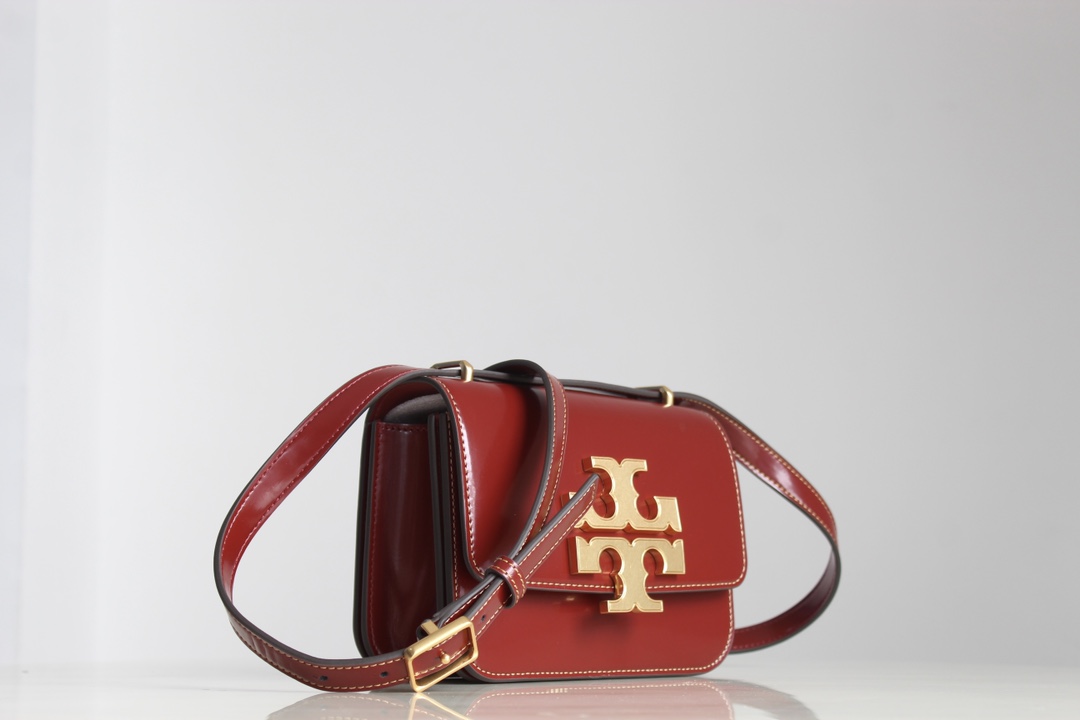 Tory Burch Tory Burch23年 Box小金砖 Eleanor翻盖豆腐包 包身利落有型