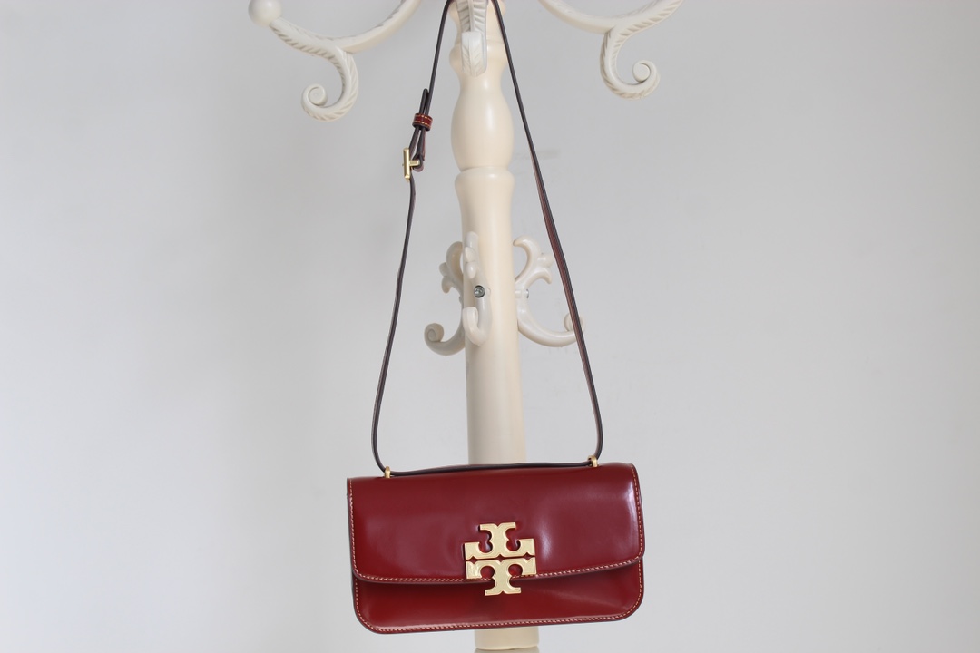 Tory Burch Tory Burch23年 Box小金砖 Eleanor横版豆腐包 以简洁线条打造的盒型包袋之上
