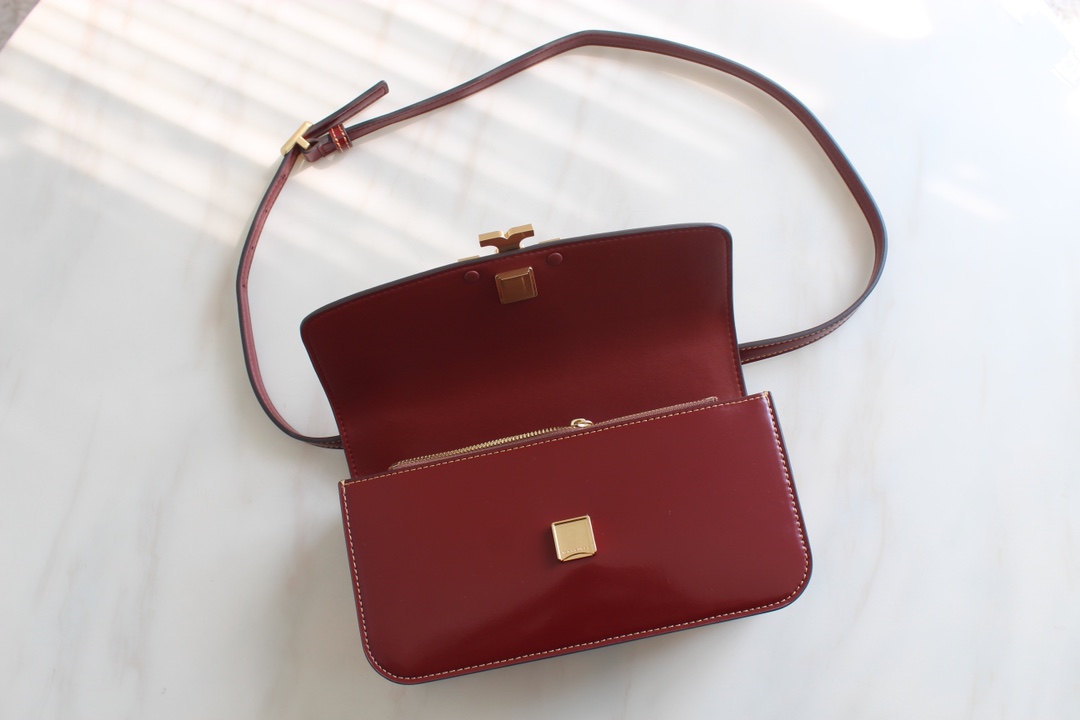 Tory Burch Tory Burch23年 Box小金砖 Eleanor横版豆腐包 以简洁线条打造的盒型包袋之上