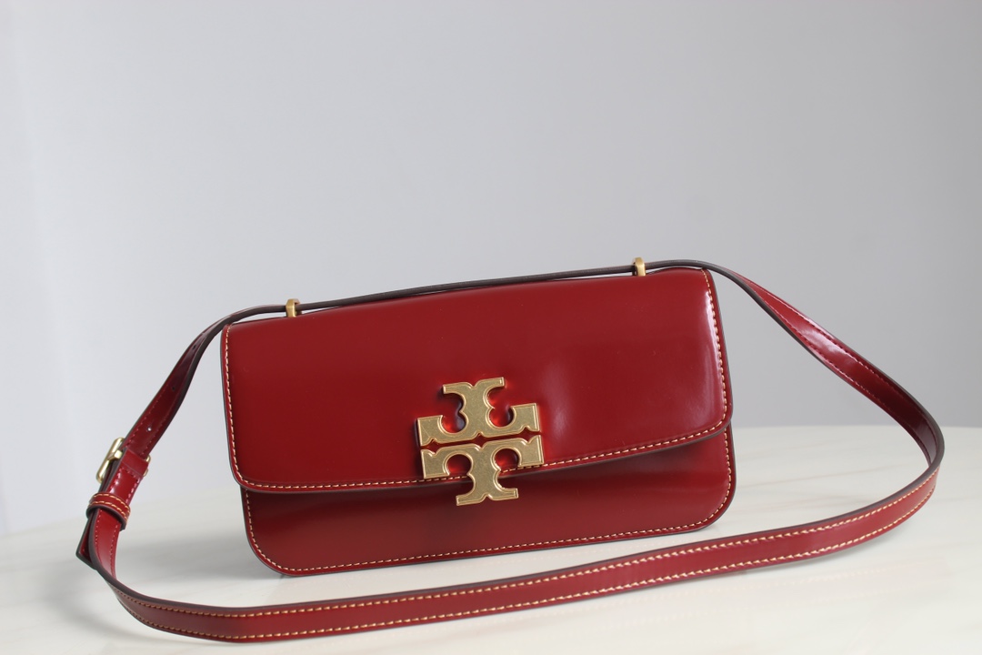 Tory Burch Tory Burch23年 Box小金砖 Eleanor横版豆腐包 以简洁线条打造的盒型包袋之上