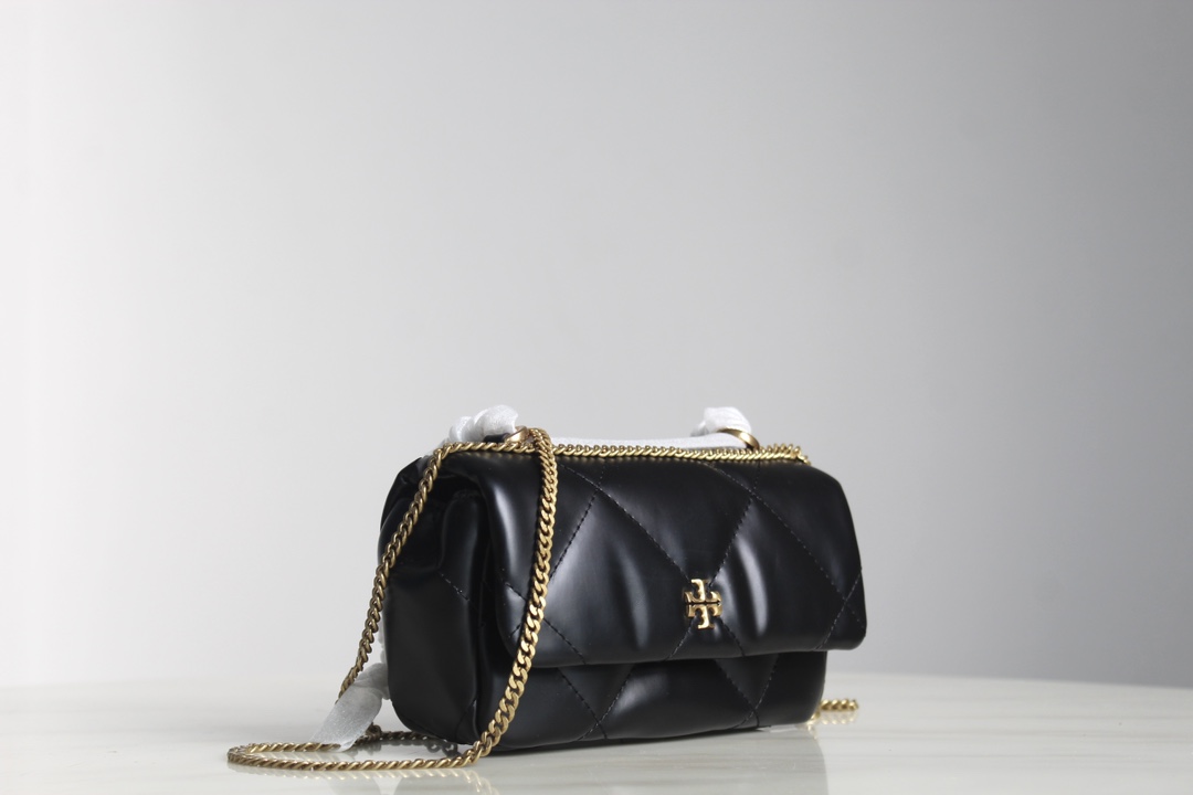 Tory Burch Tory Burch新款云朵包 Kira系列迷你翻盖肩背包 透过蓬松的菱形绗缝设计