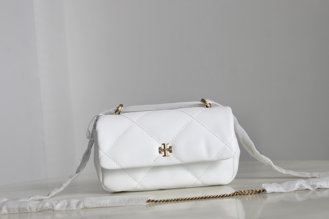 Tory Burch Tory Burch新款云朵包 Kira系列迷你翻盖肩背包 透过蓬松的菱形绗缝设计