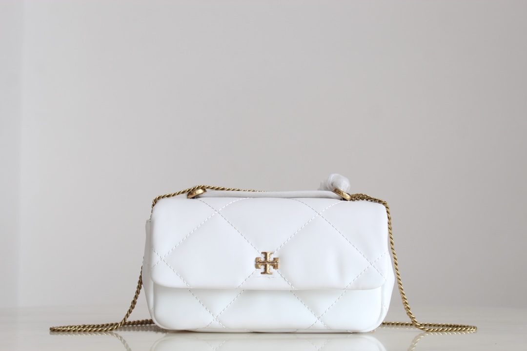 Tory Burch Tory Burch新款云朵包 Kira系列迷你翻盖肩背包 透过蓬松的菱形绗缝设计