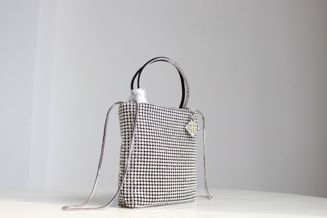 Tory Burch Tory Burch新款满钻迷你单肩托特包 新款上线 闪耀一下 谁会拒绝一只满钻包包 又