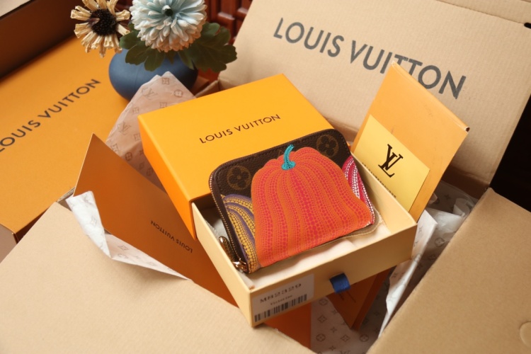 Louis Vuitton x Kusama YK Pumpkin Zippy Coin Purse Monogram Eclipse Reverse 1 Louis Vuitton x Kusama YK Pumpkin Zippy Coin Purse Monogram Eclipse Reverse