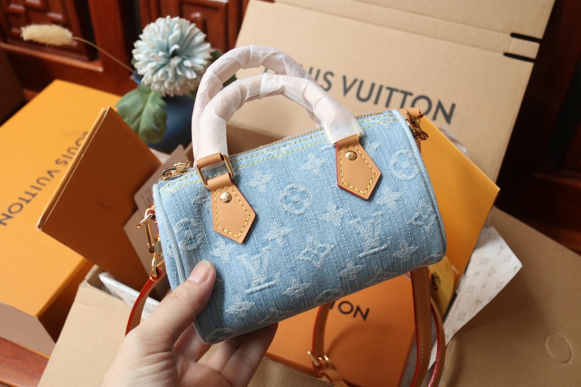 Louis Vuitton 动态芯片版 M11212 本款Nano Speedy手袋为棉质丹宁织就Monogram图案