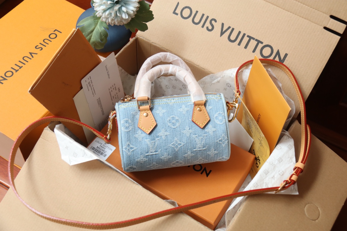 Louis Vuitton 动态芯片版 M11212 本款Nano Speedy手袋为棉质丹宁织就Monogram图案