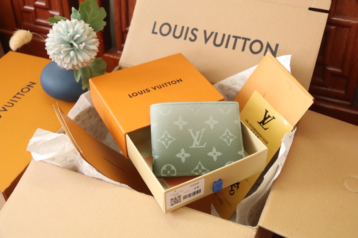 Louis Vuitton M11547短夹 秋冬新款短夹本款口袋钱夹为柔软 皮革压印考究 Damier Rush 印花