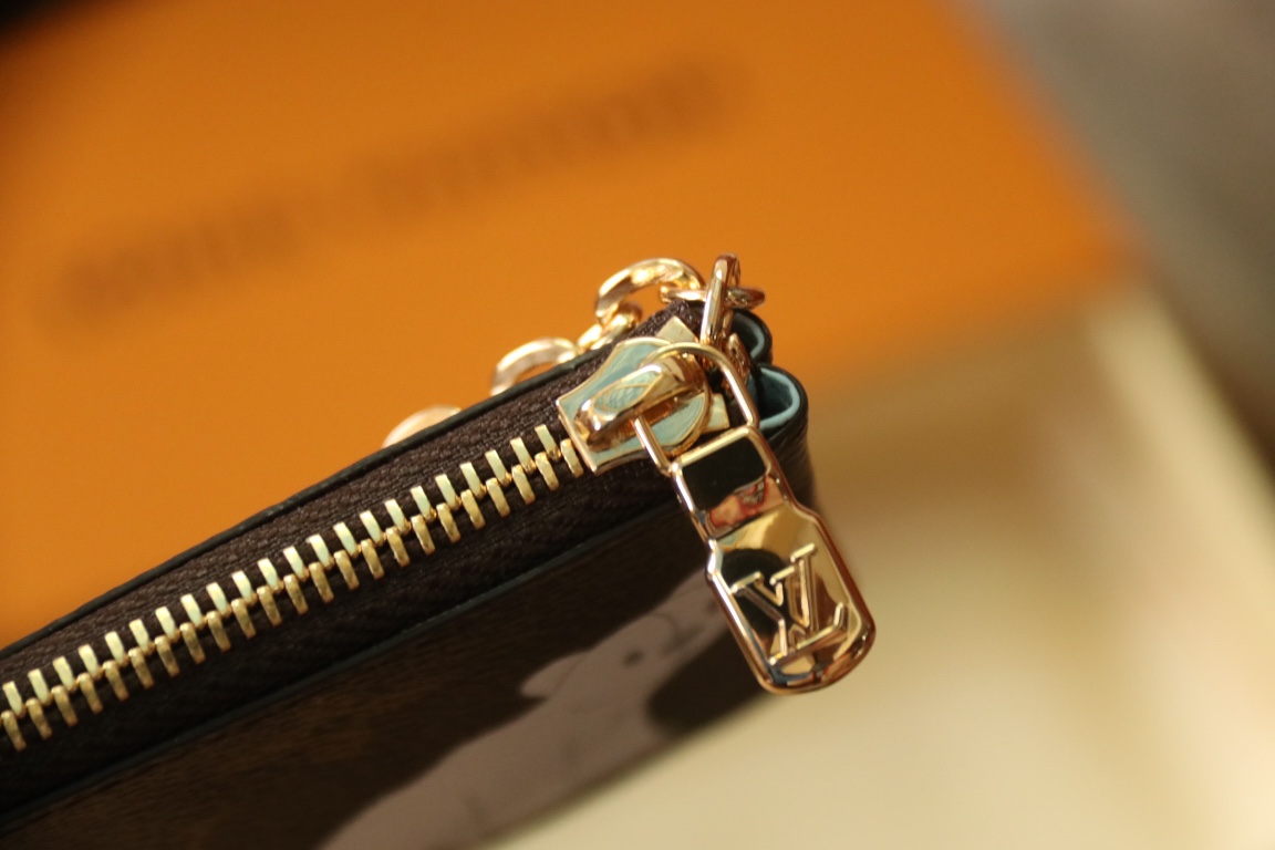 Louis Vuitton M12229零钱包由内至外魅力难挡的钥匙包
