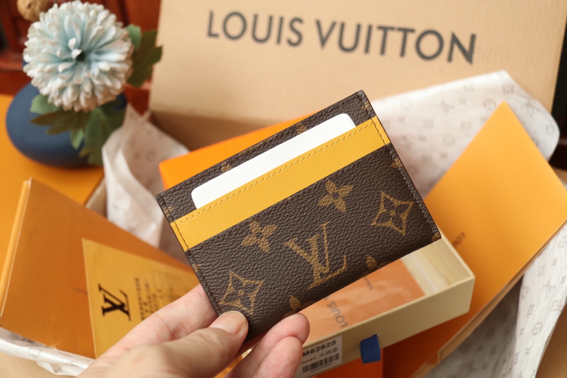 Louis Vuitton PORTE CARTES DOUBLE 卡片夹