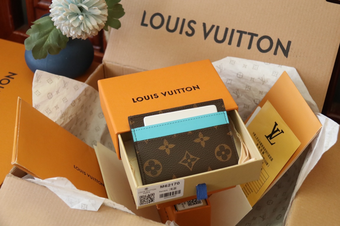 Louis Vuitton PORTE CARTES DOUBLE 卡片夹