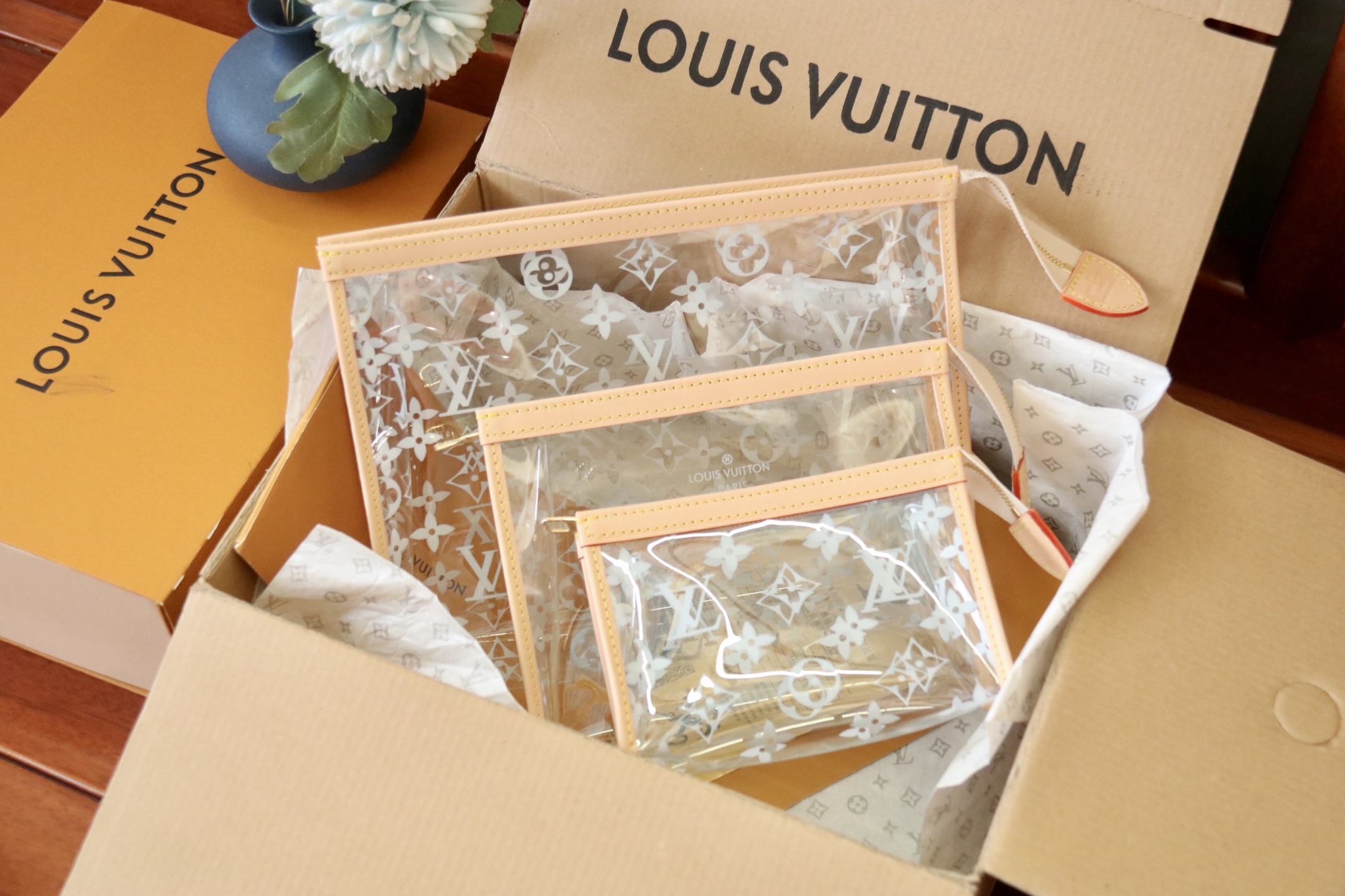 Louis Vuitton Set de 3 Bolsas de Maquillaje Transparente con Monograma