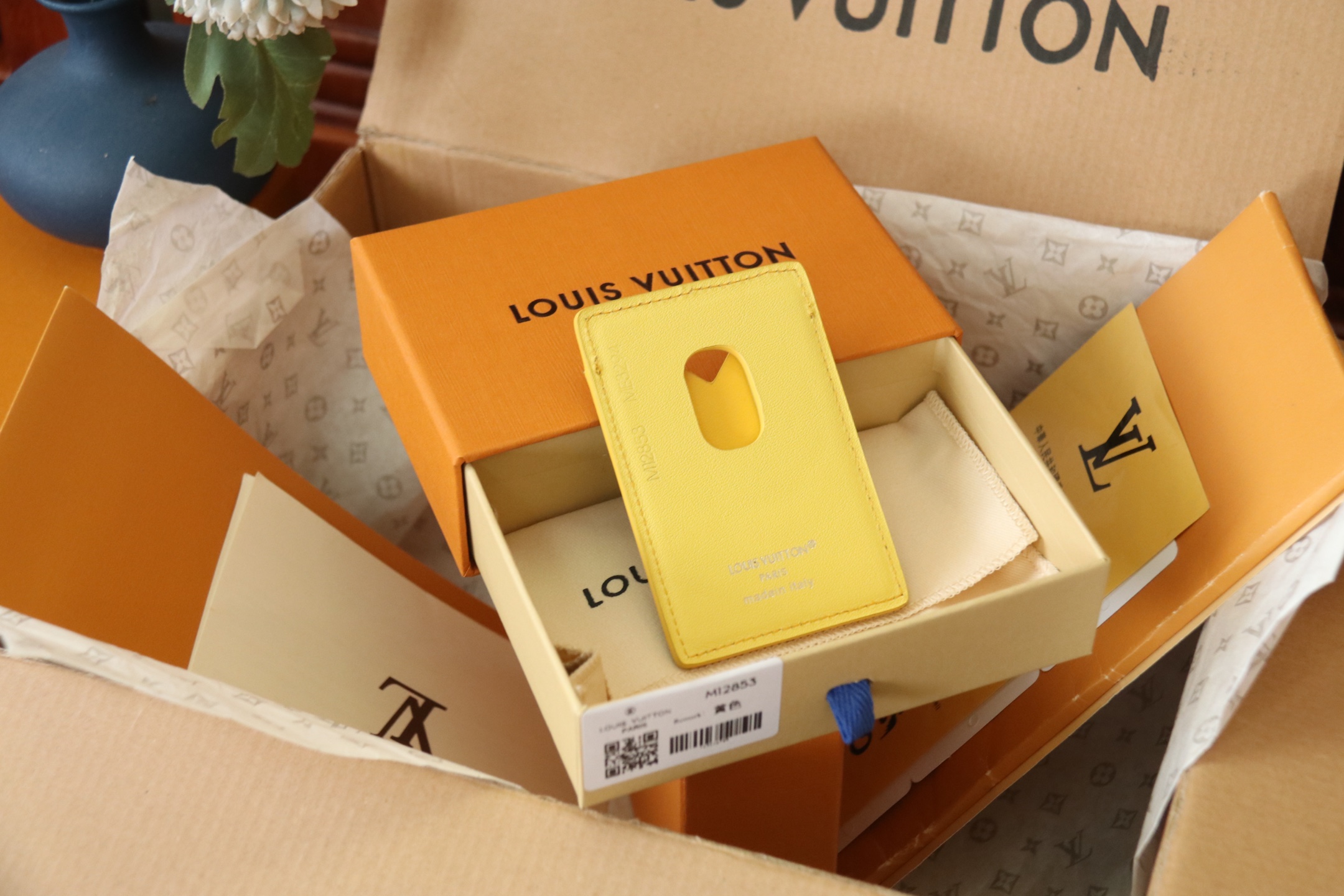 Louis Vuitton M12853 本款磁吸式卡夹取材