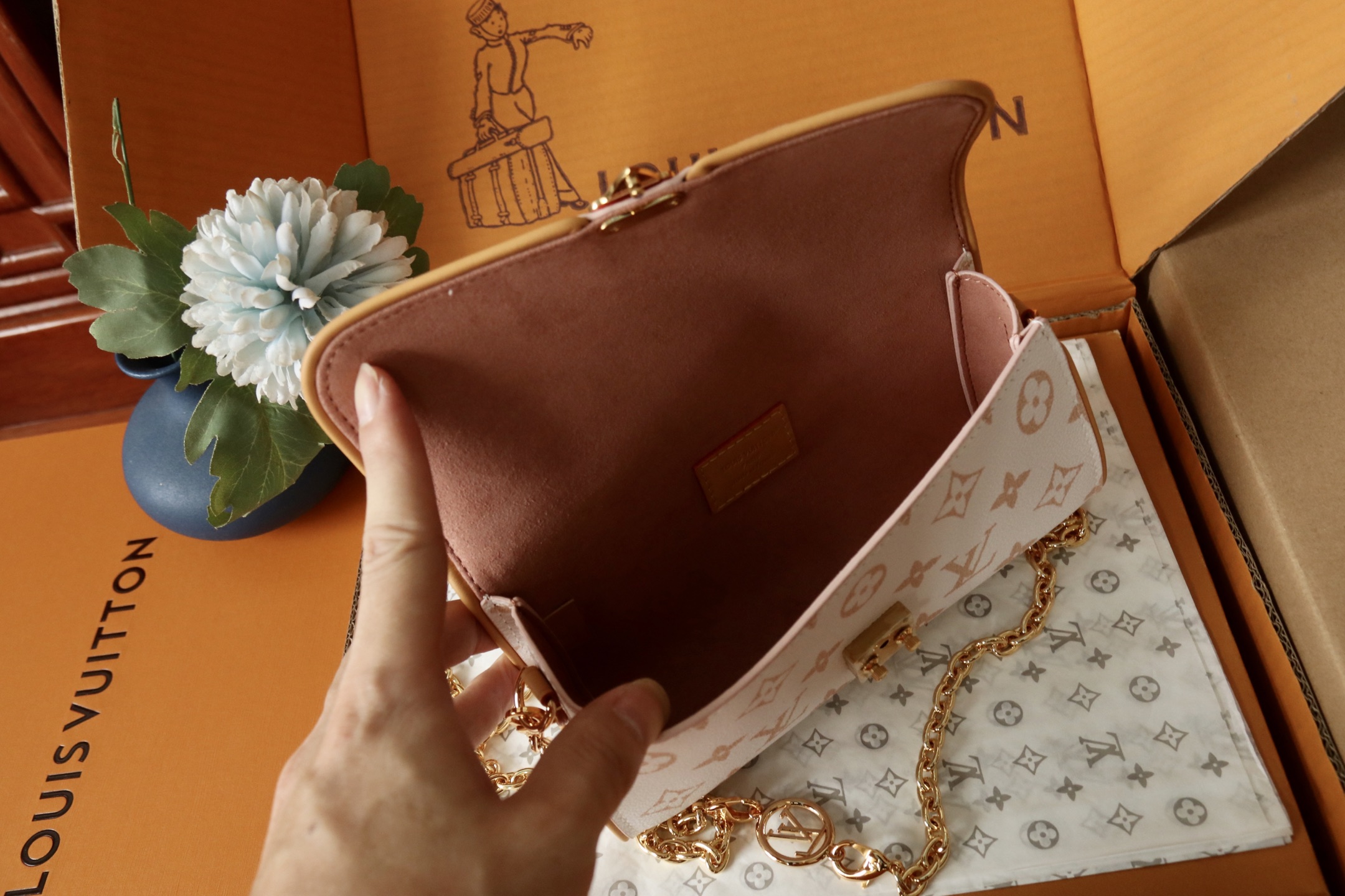 Louis Vuitton תיק צדדי דגם Pochette Camille, בד קנבס Monogram Dune 7 i1752822307169 9829 0 5